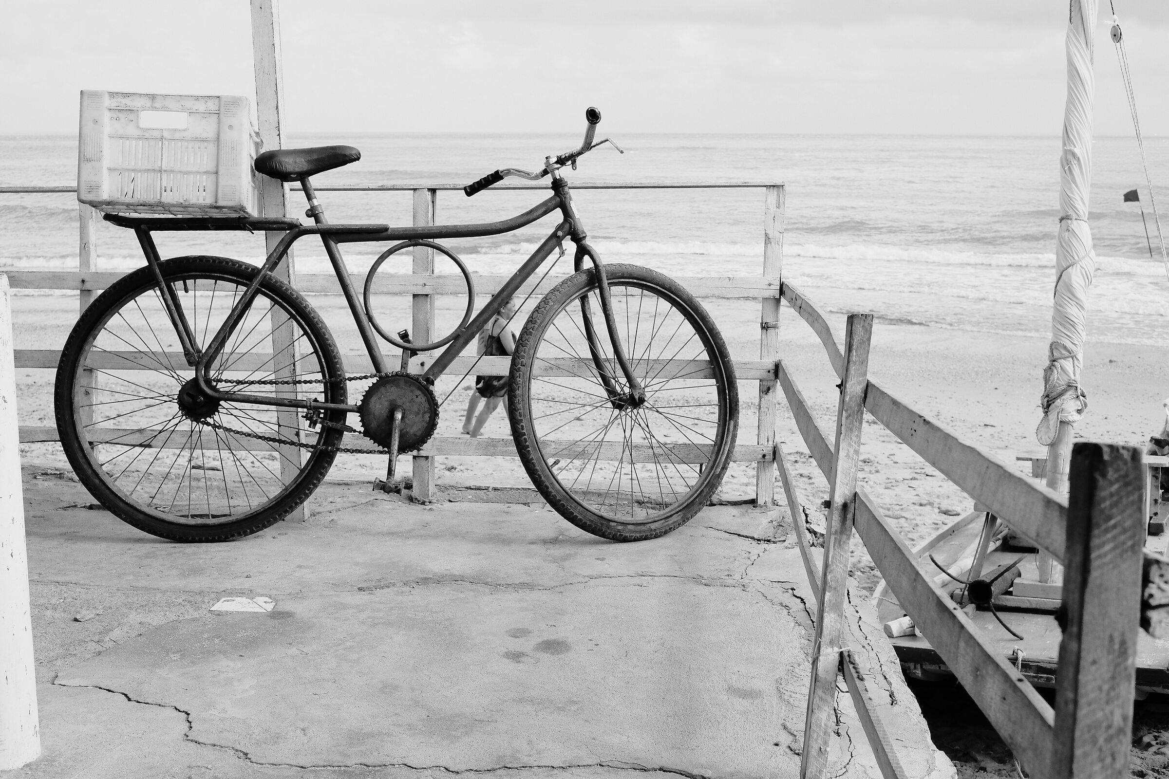 Waiting for the return of the fisherman