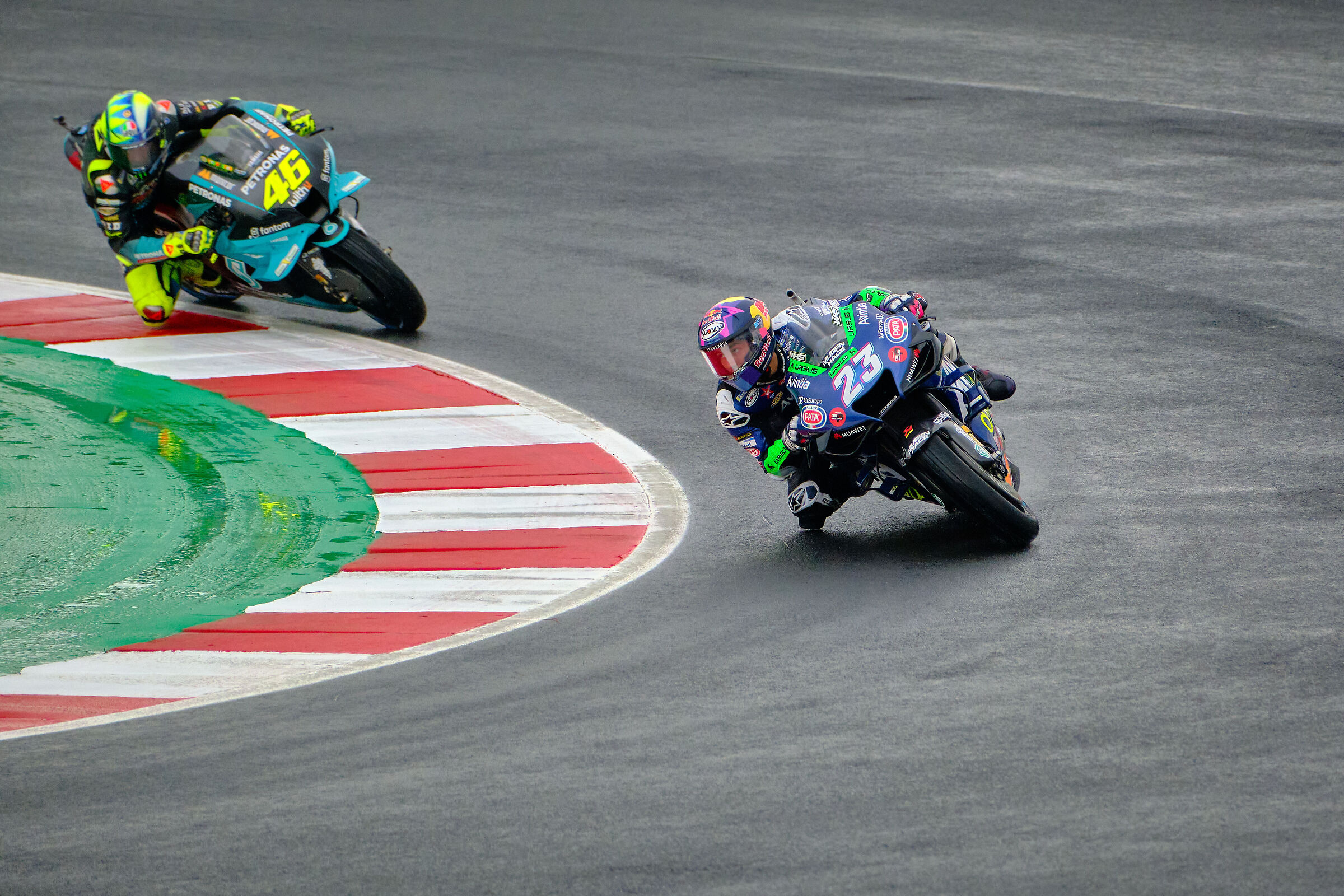 Enea Bastianini e Valentino Rossi