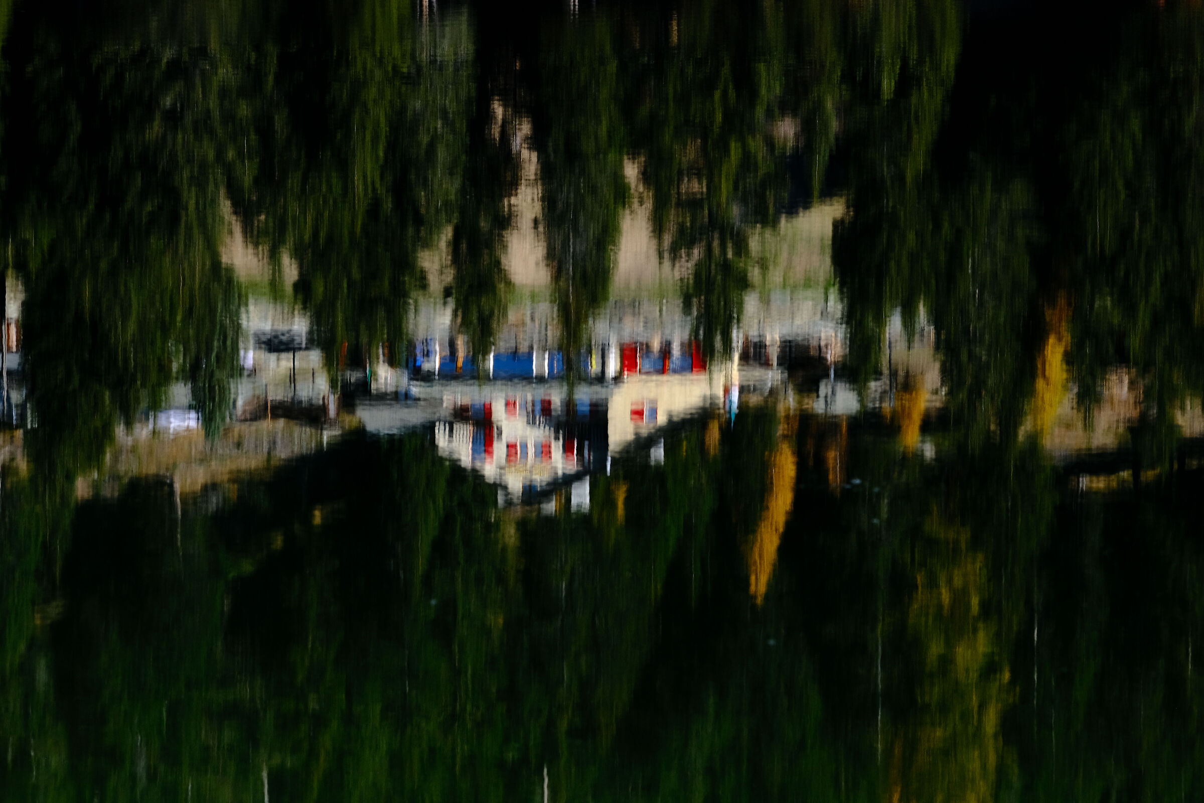 reflection of the Palù refuge