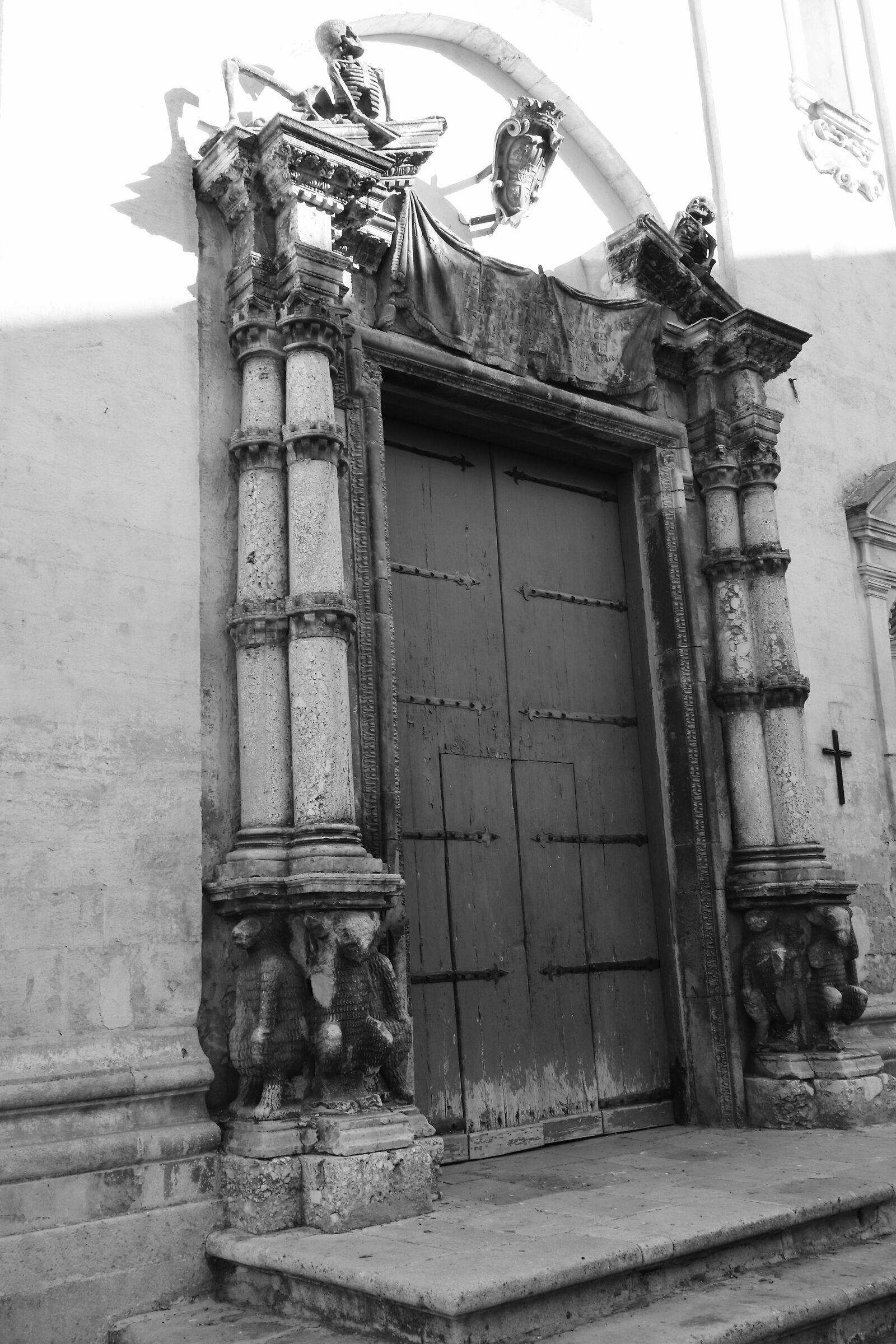 door and skull