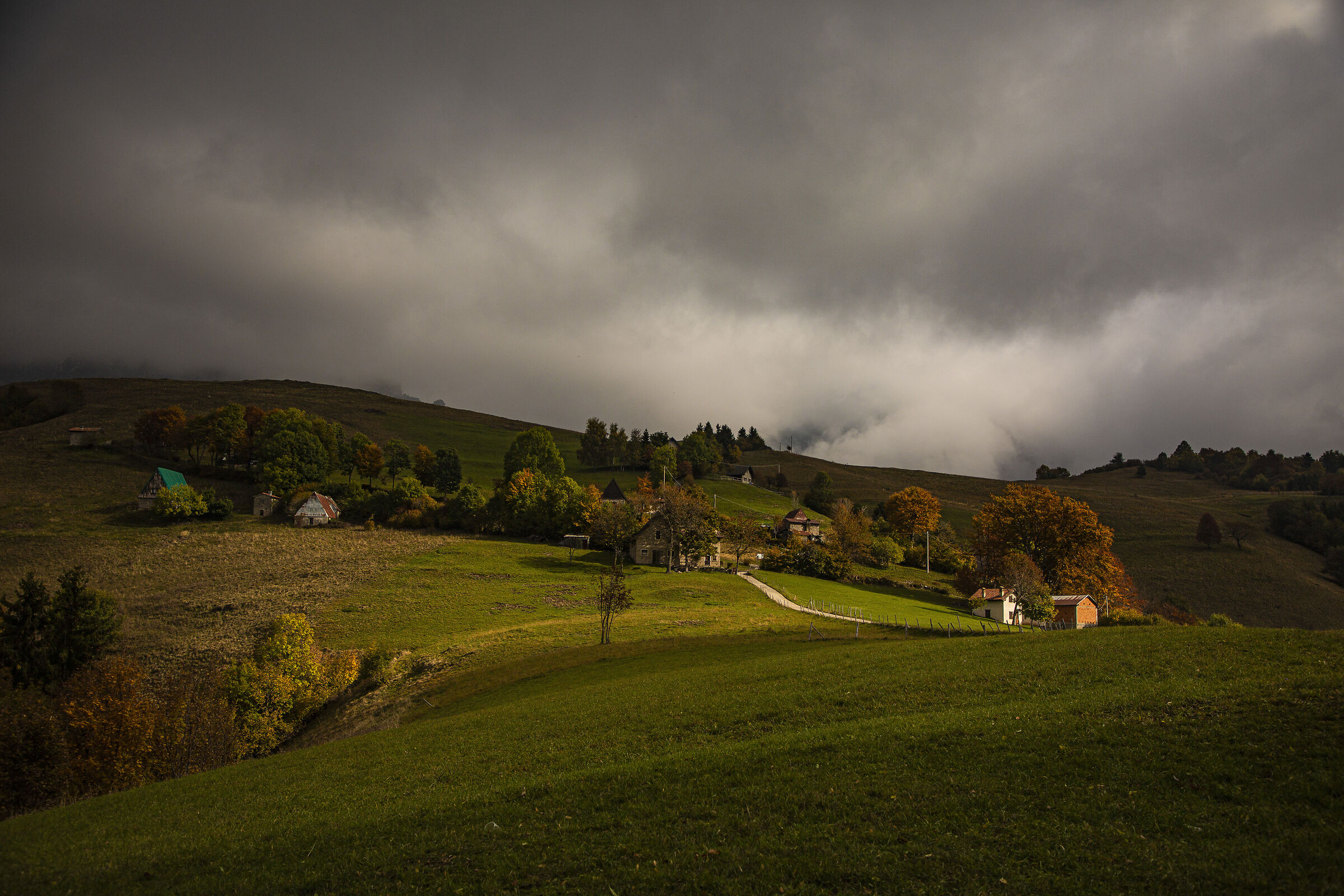 un raggio di sole squarcia il cielo