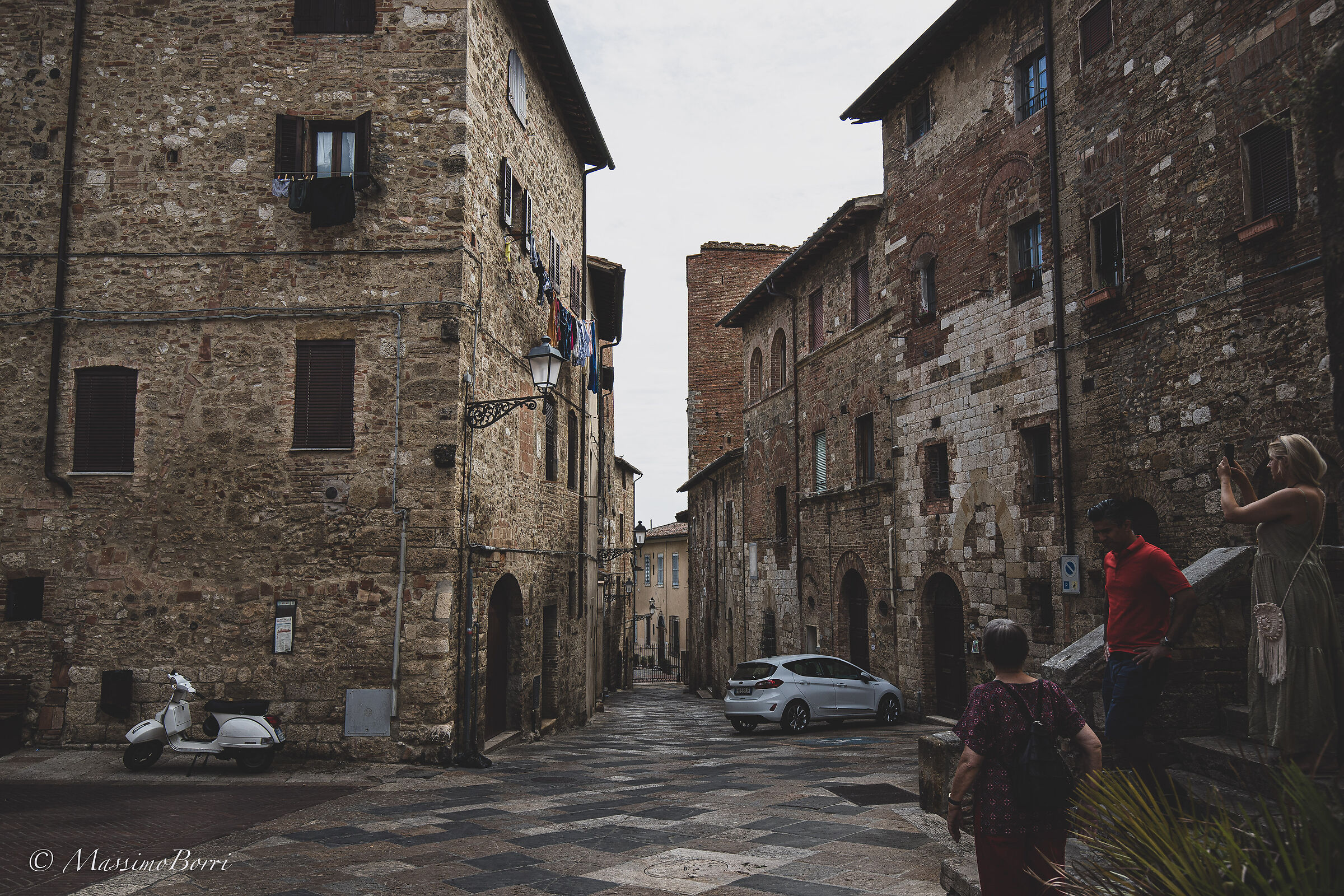 Colle val d'Elsa ,a spasso per il " Castello "