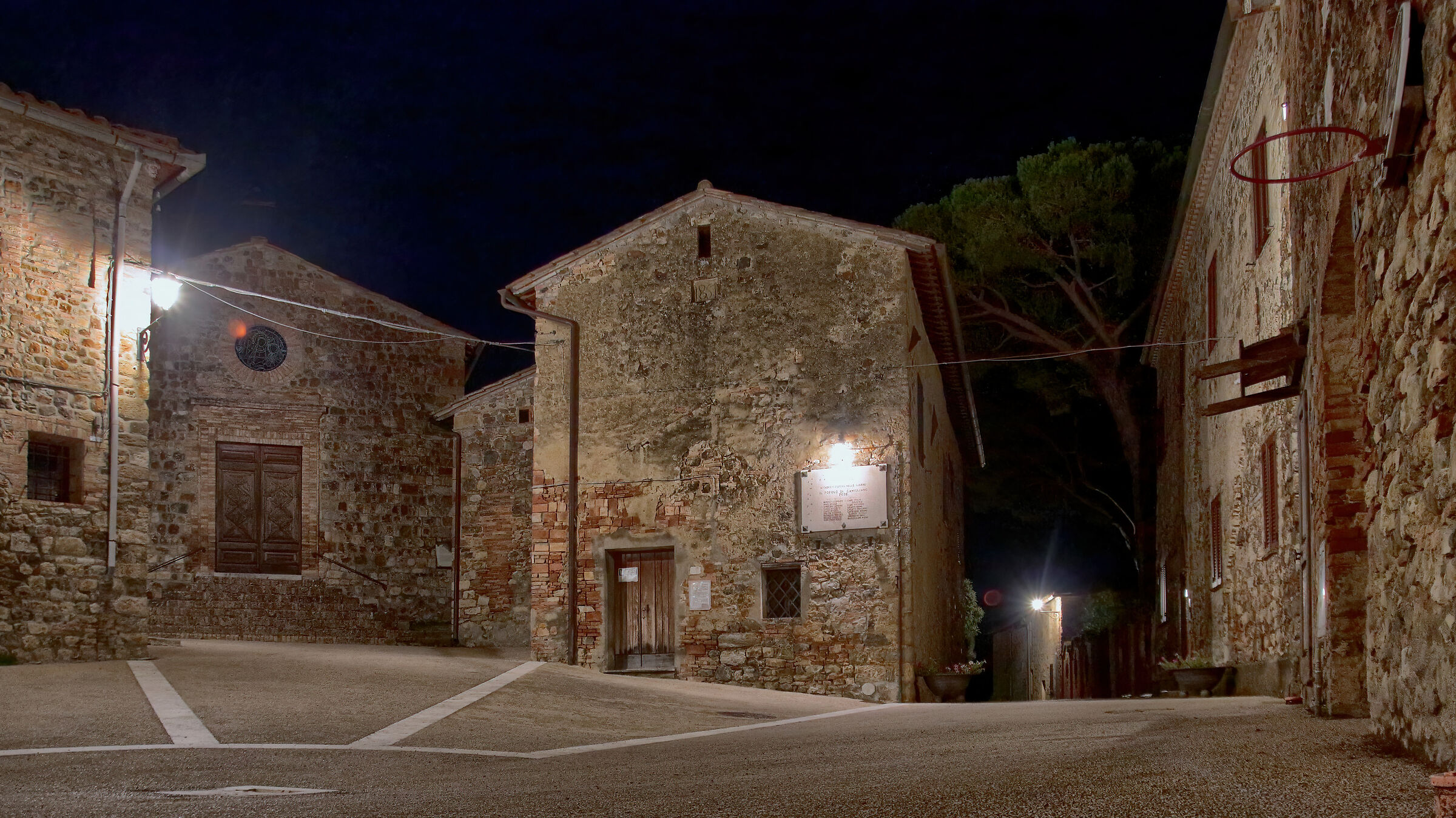 Hotels in Camigliano