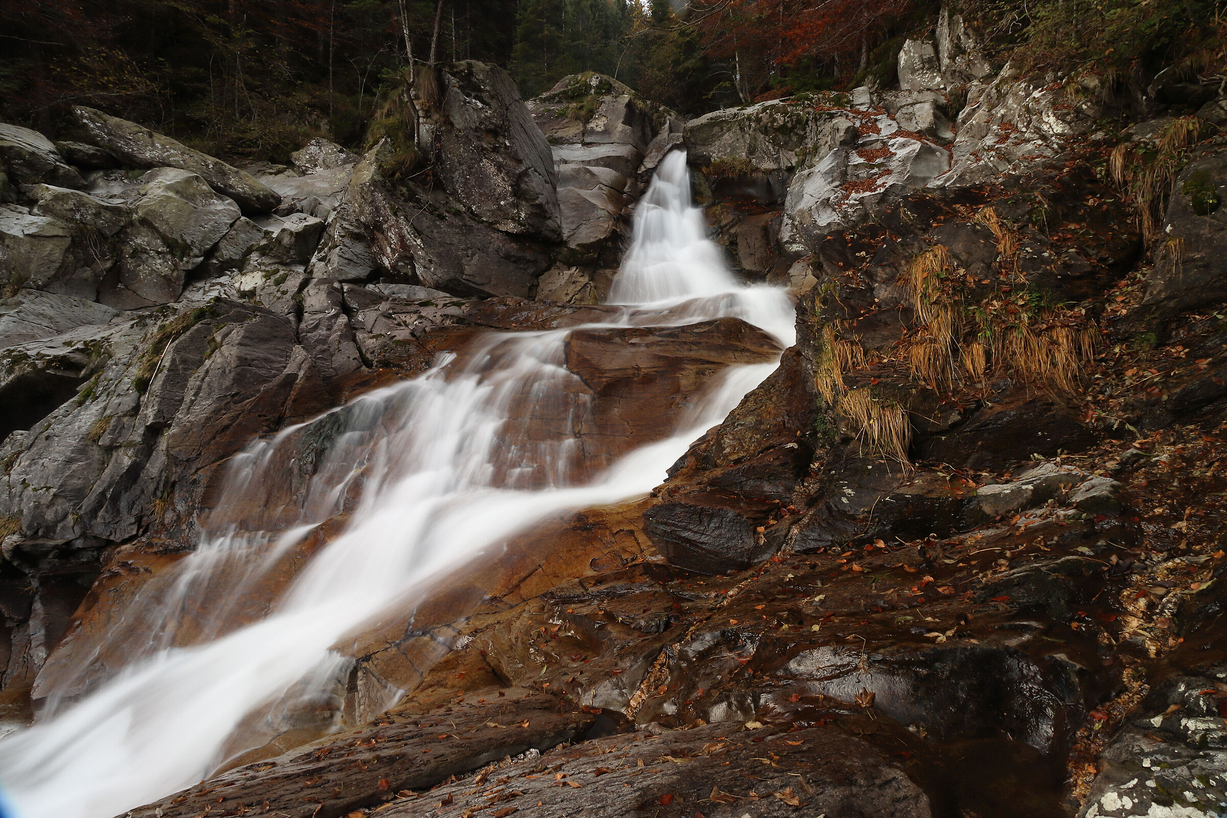 V A L S A N G U I G N O - cascatelle d'autunno -