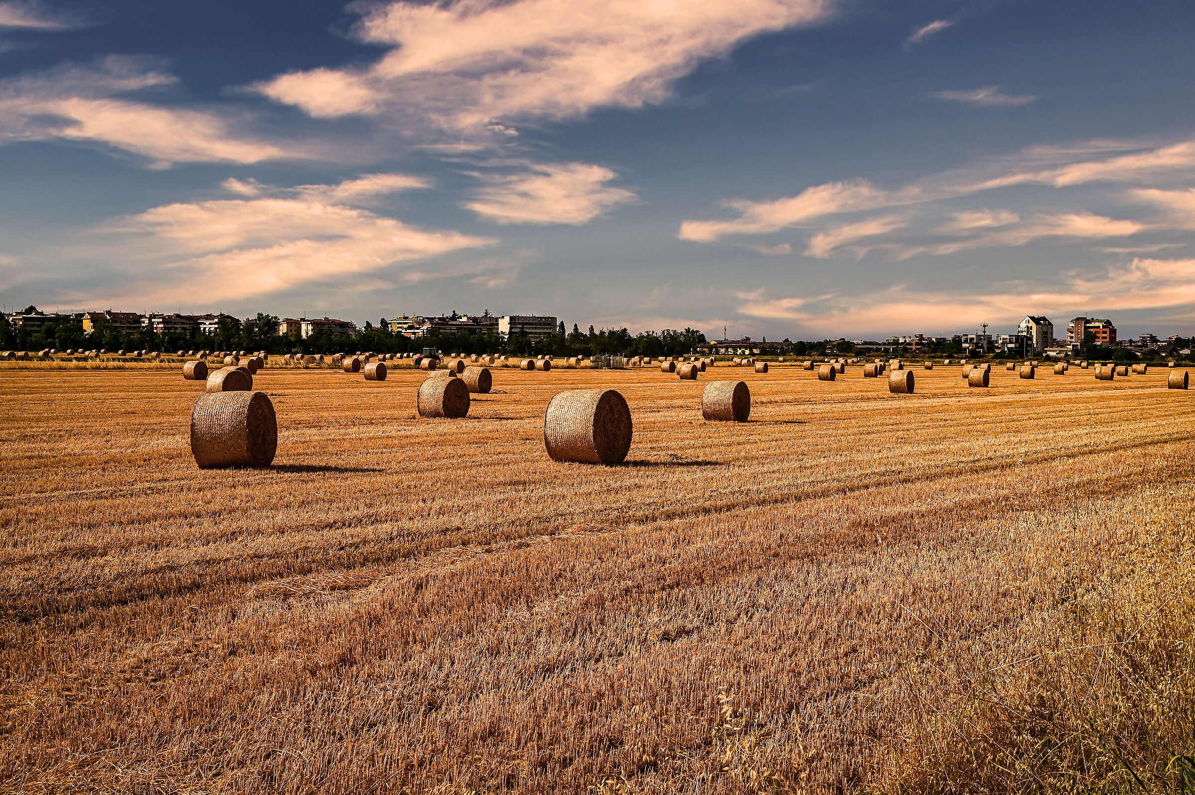 tramonti estivi appena fuori città agosto 2021
