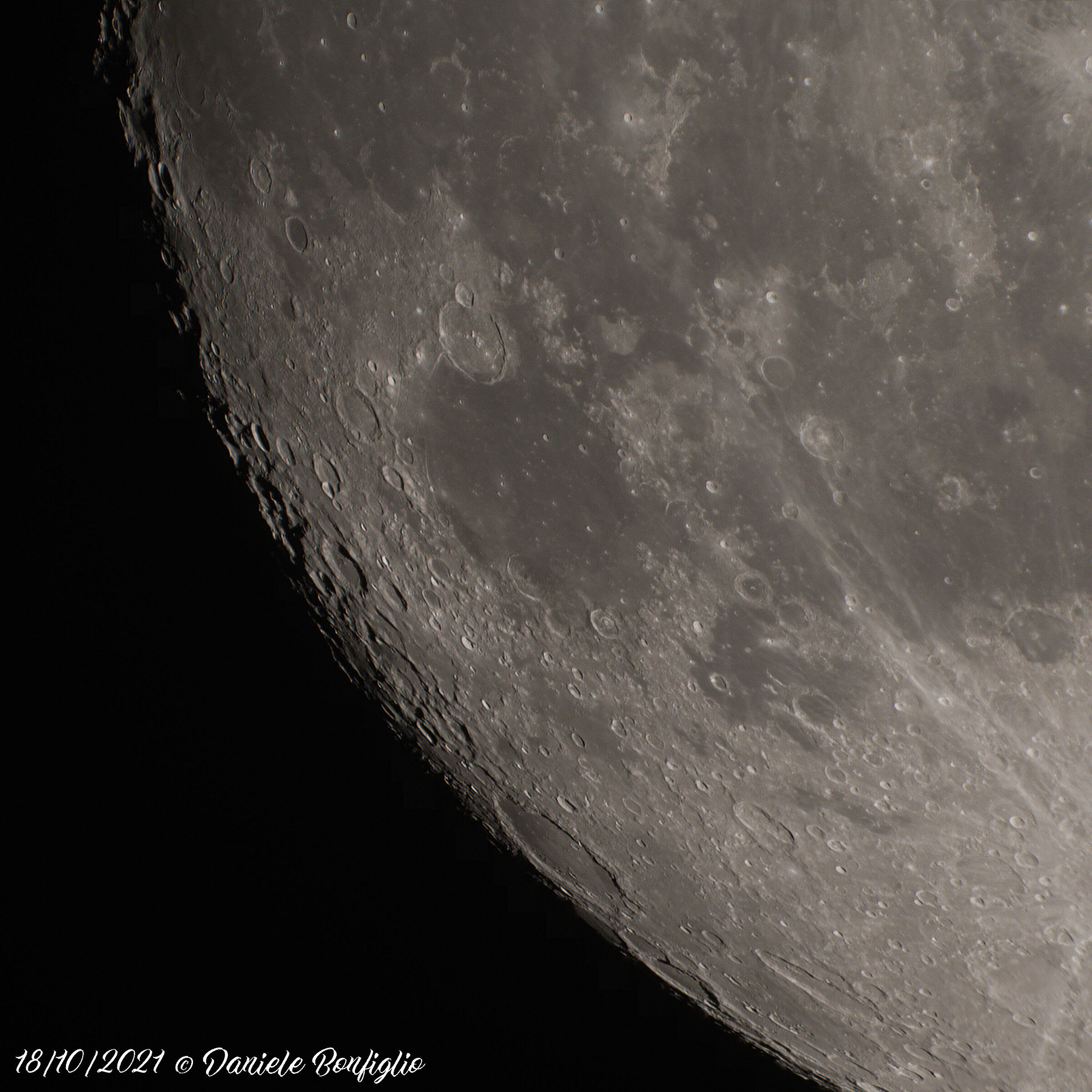 Dettaglio lunare del 18/10/2021