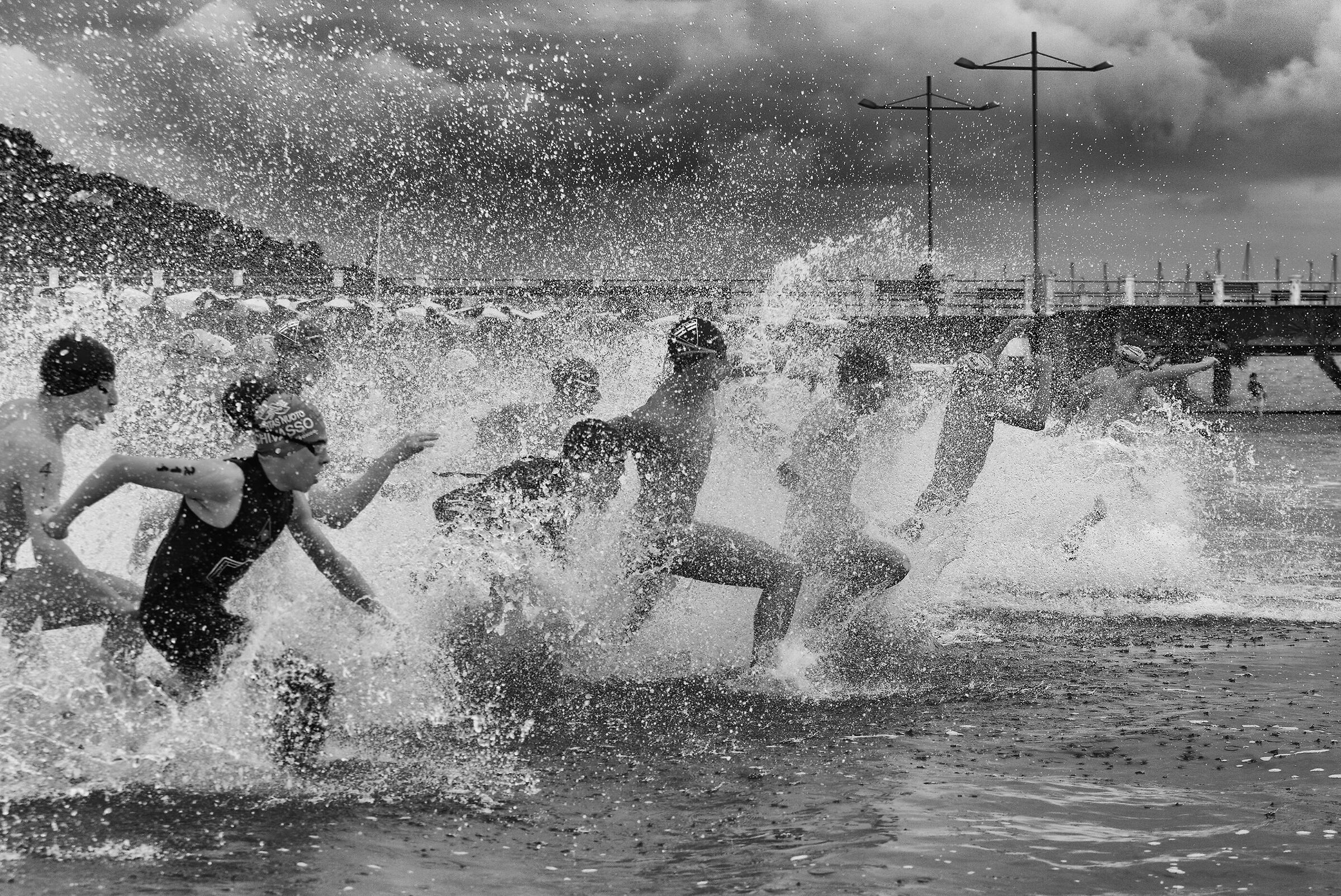 Running swimming board (lifesaving) 2