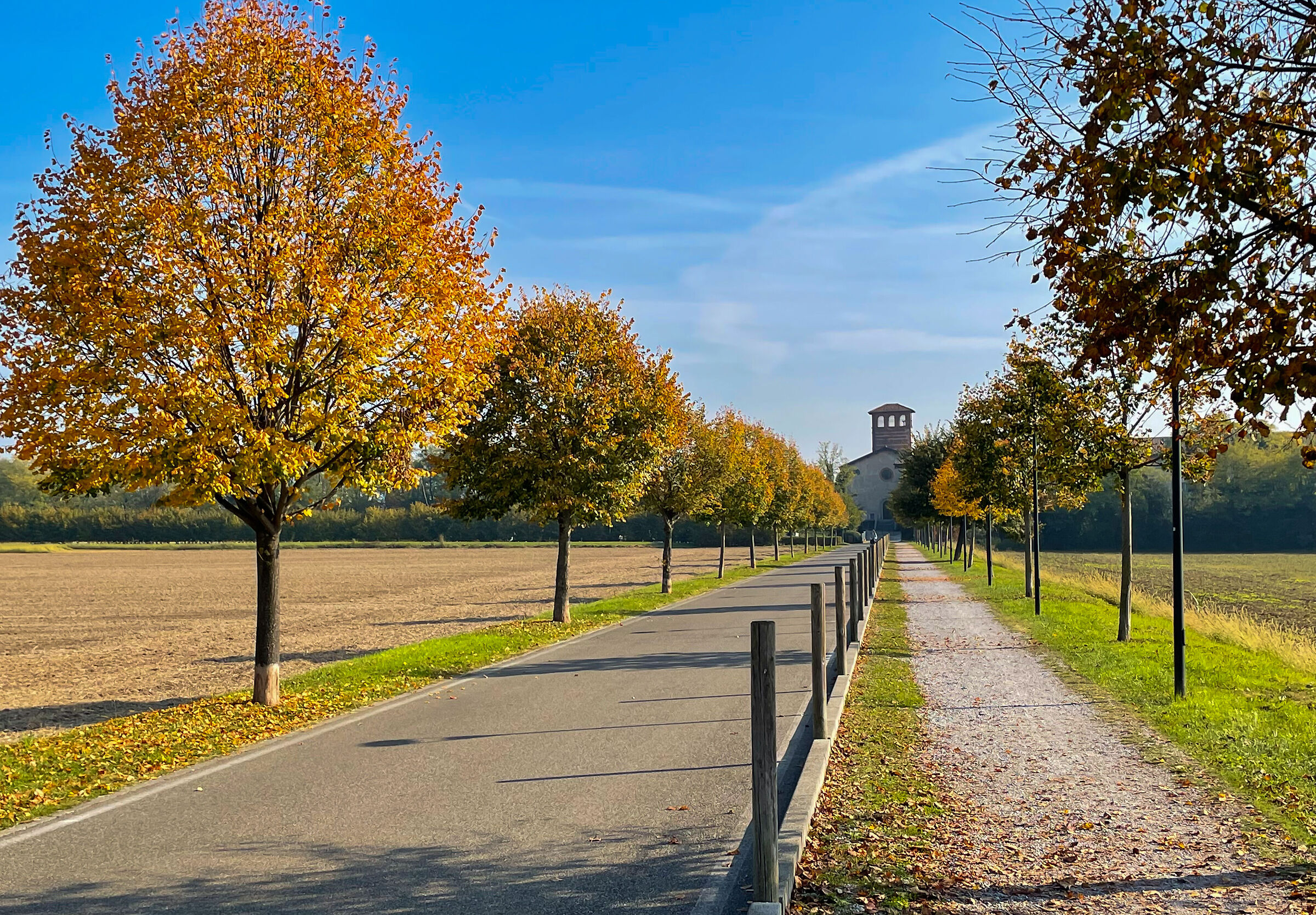 Verso l'antico borgo di Camuzzago