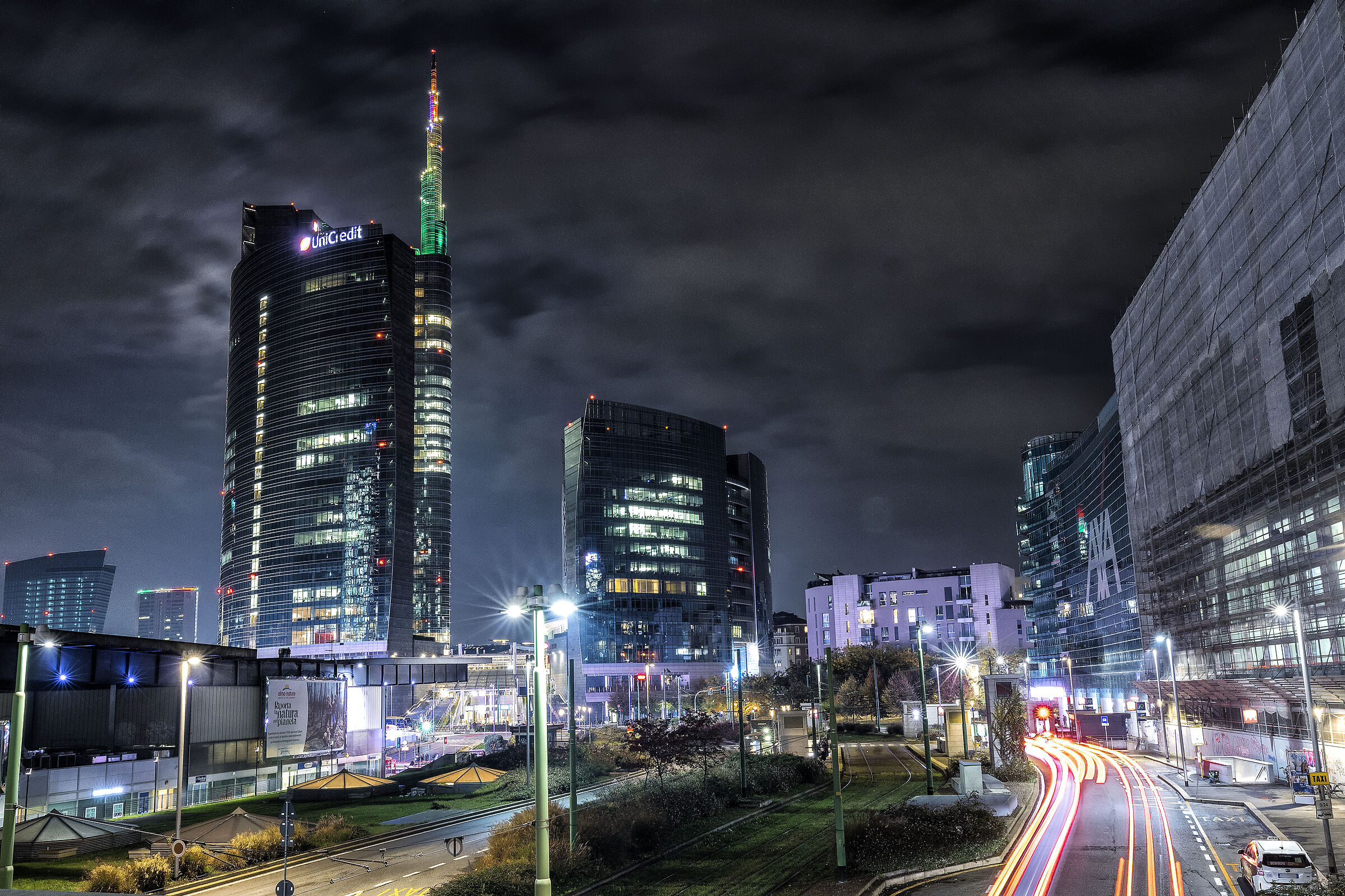 piazza Gae Aulenti Milano