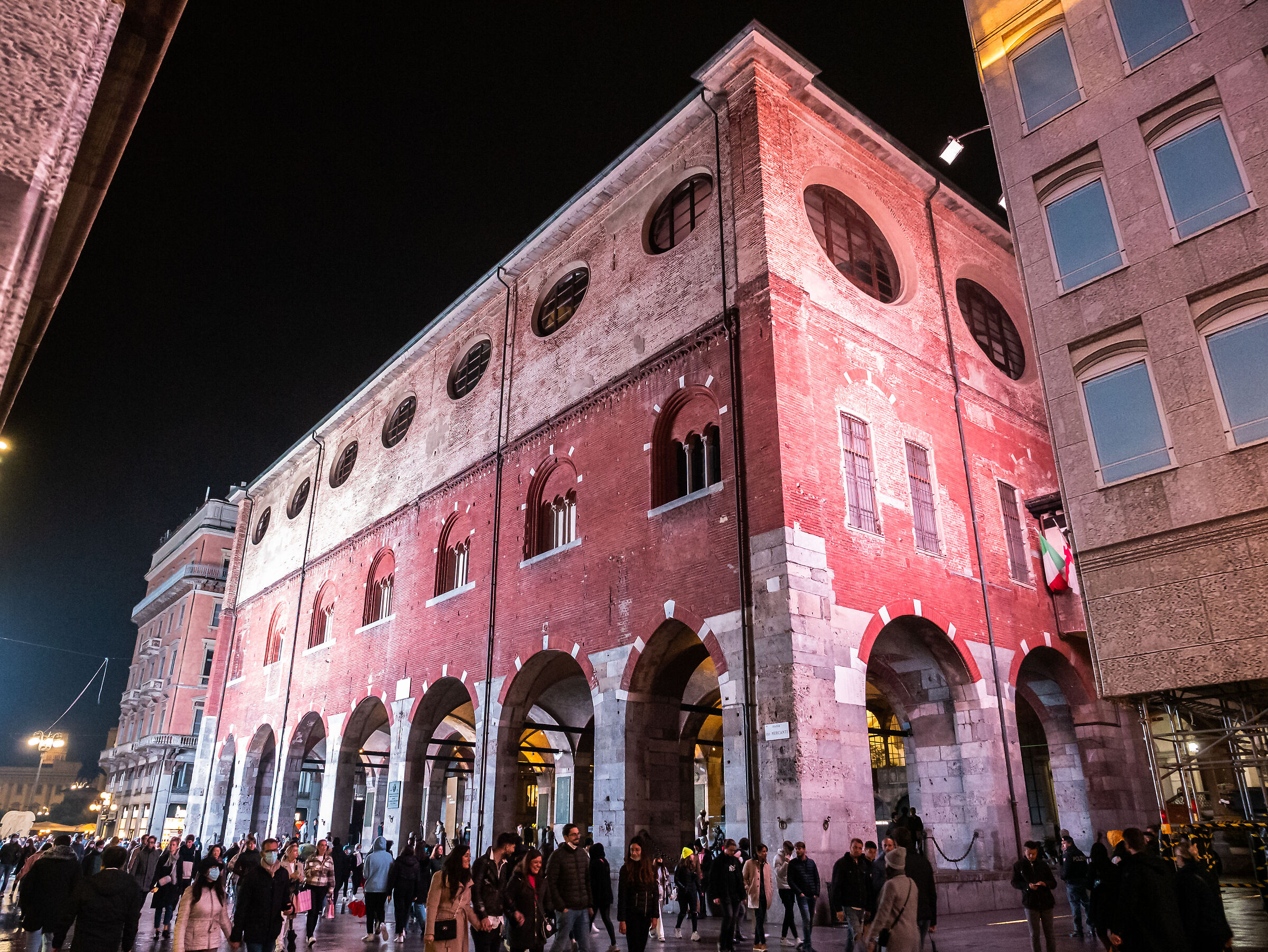 Piazza Mercanti - Milan