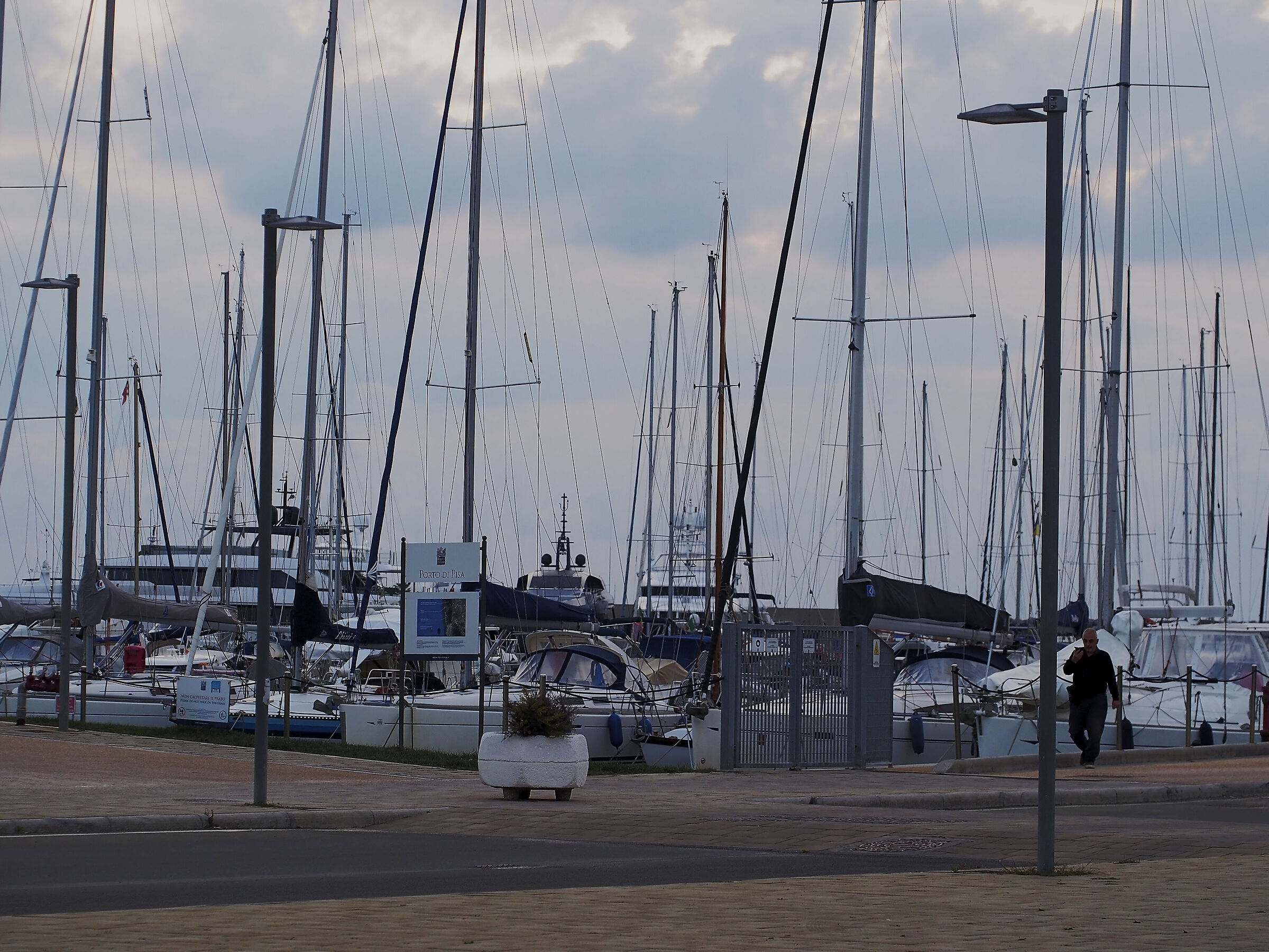 tramonto con vele  a Boccadarno