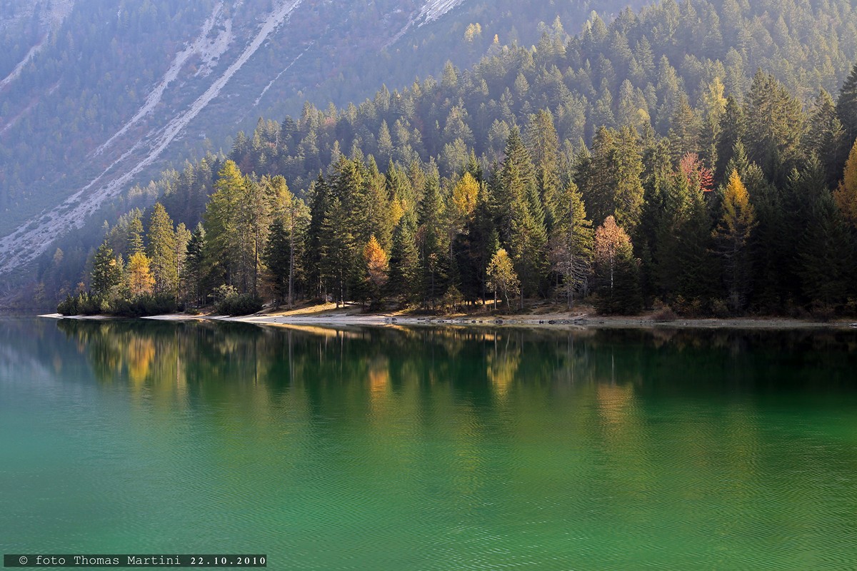 The green and the clear waters of Lake Tovel