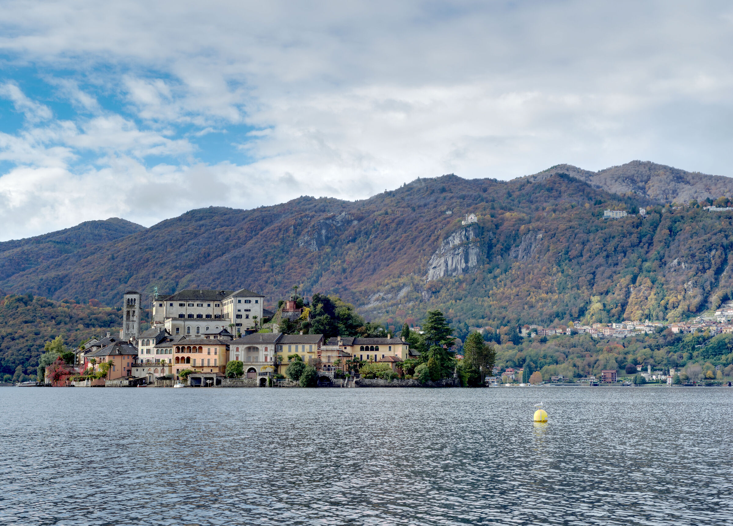 La solita Isola su Logo d'Orta.