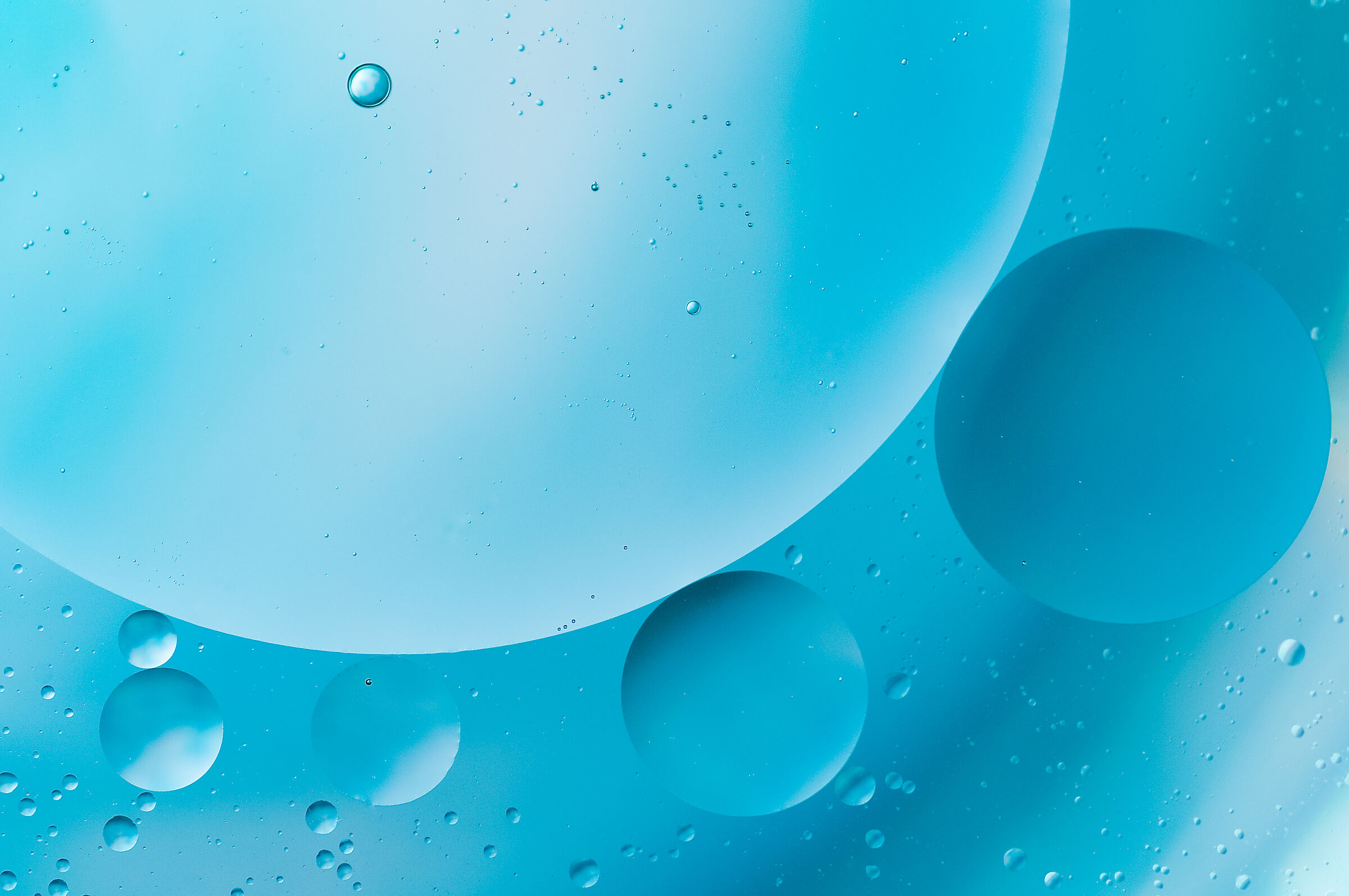 Giochi di luce nell'olio