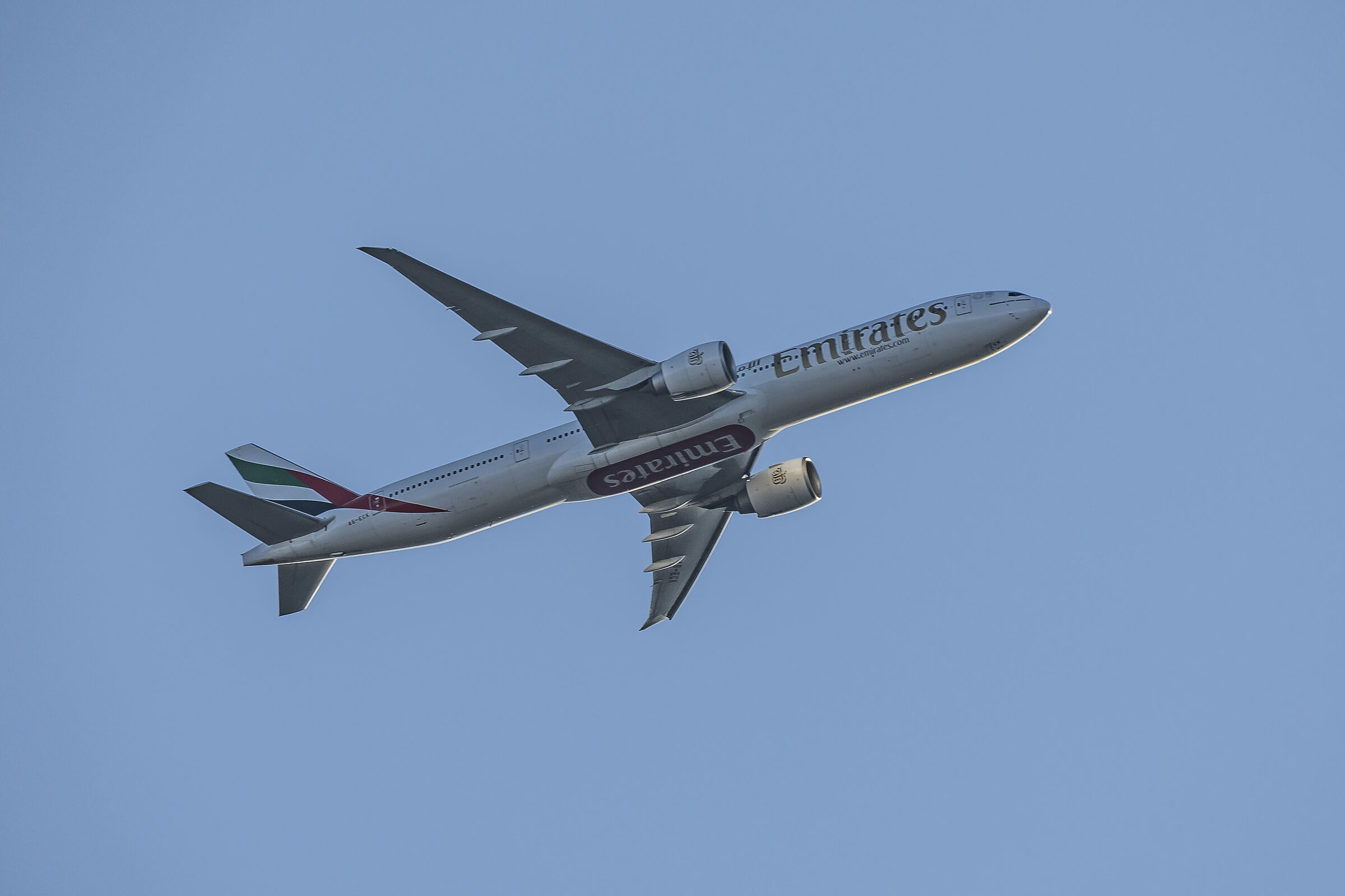 Boeing 777-300ER - Emirates A6-ECK