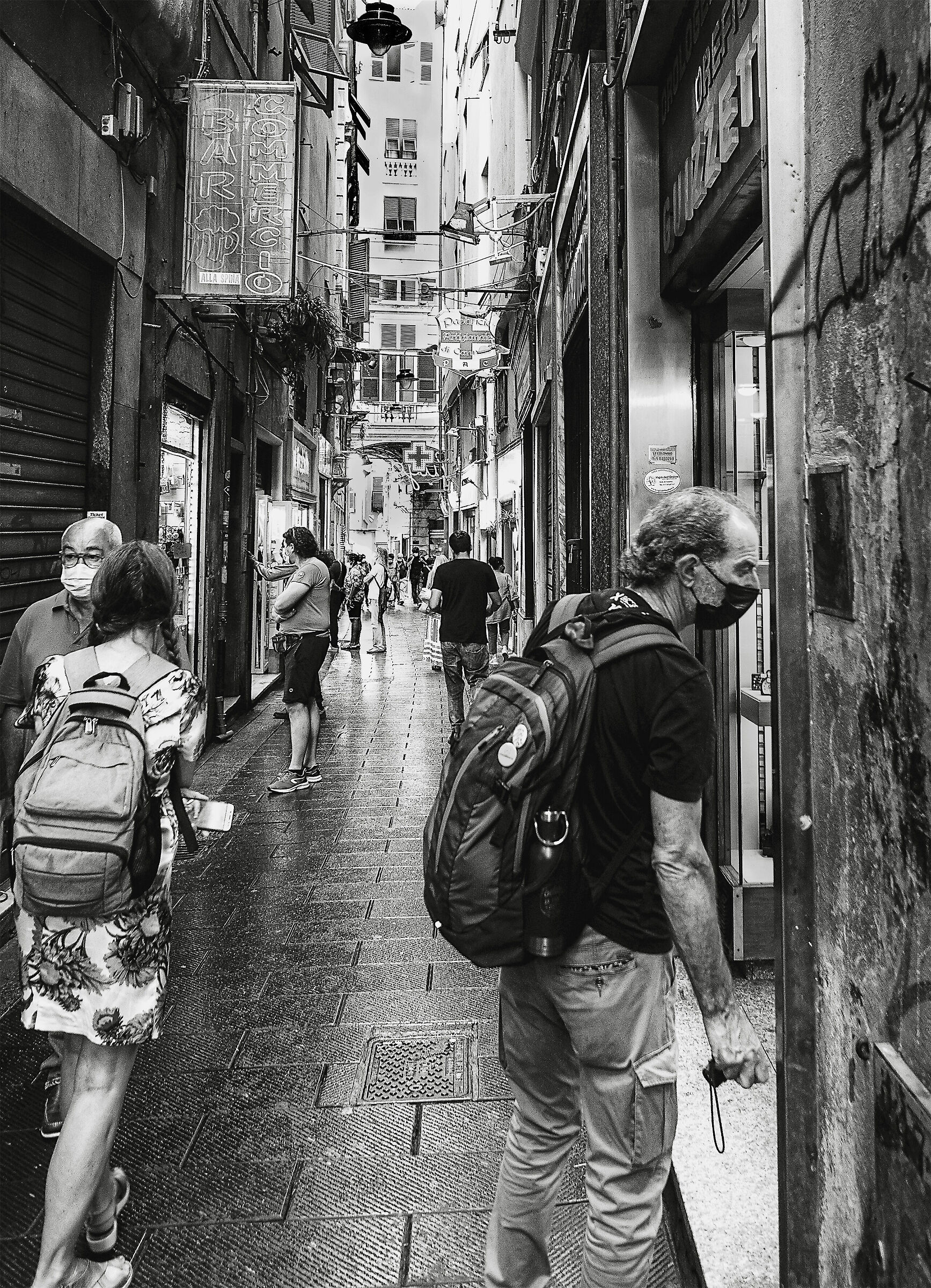 Genoa - Walking through alleys