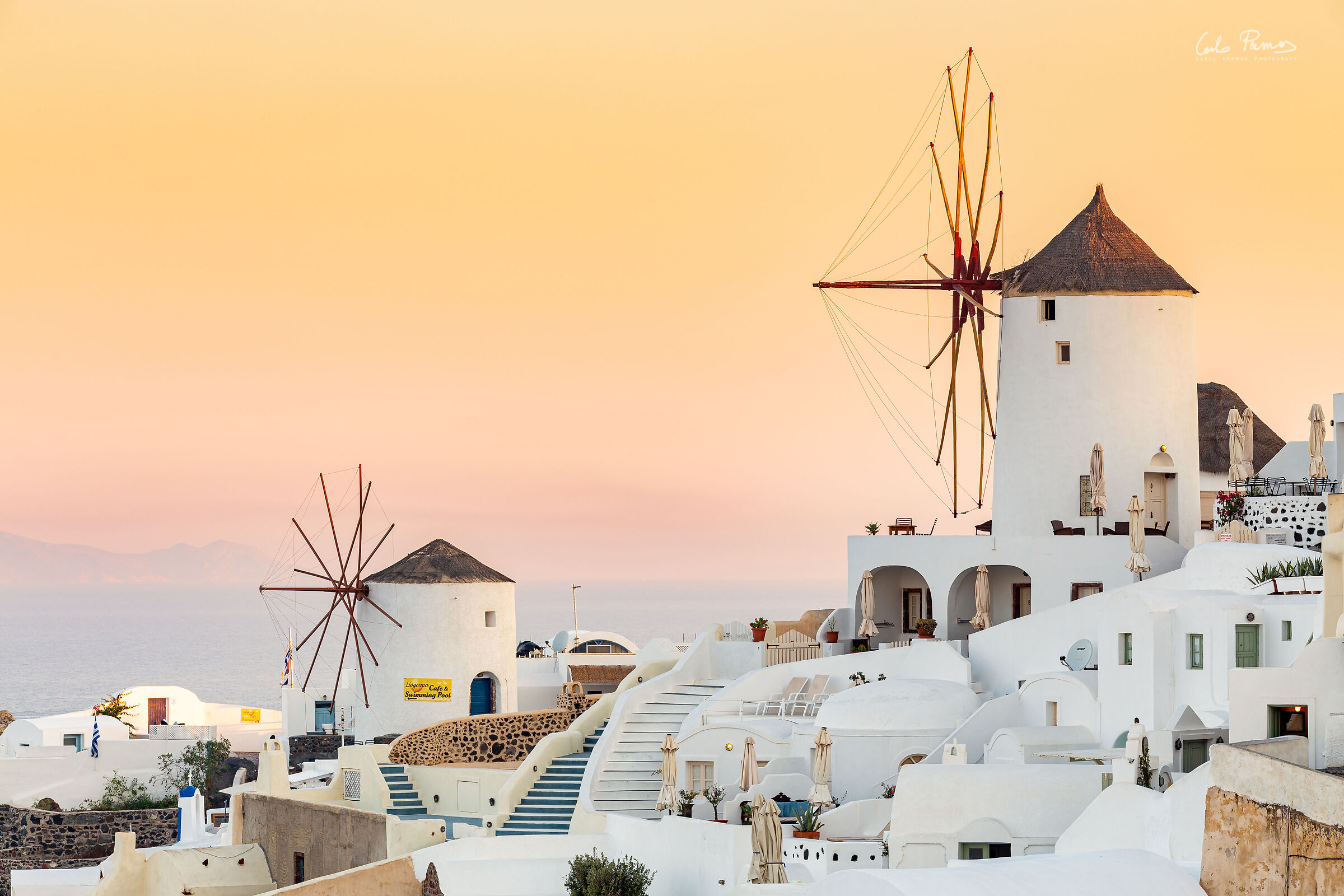 The magic of Oia, Santorini