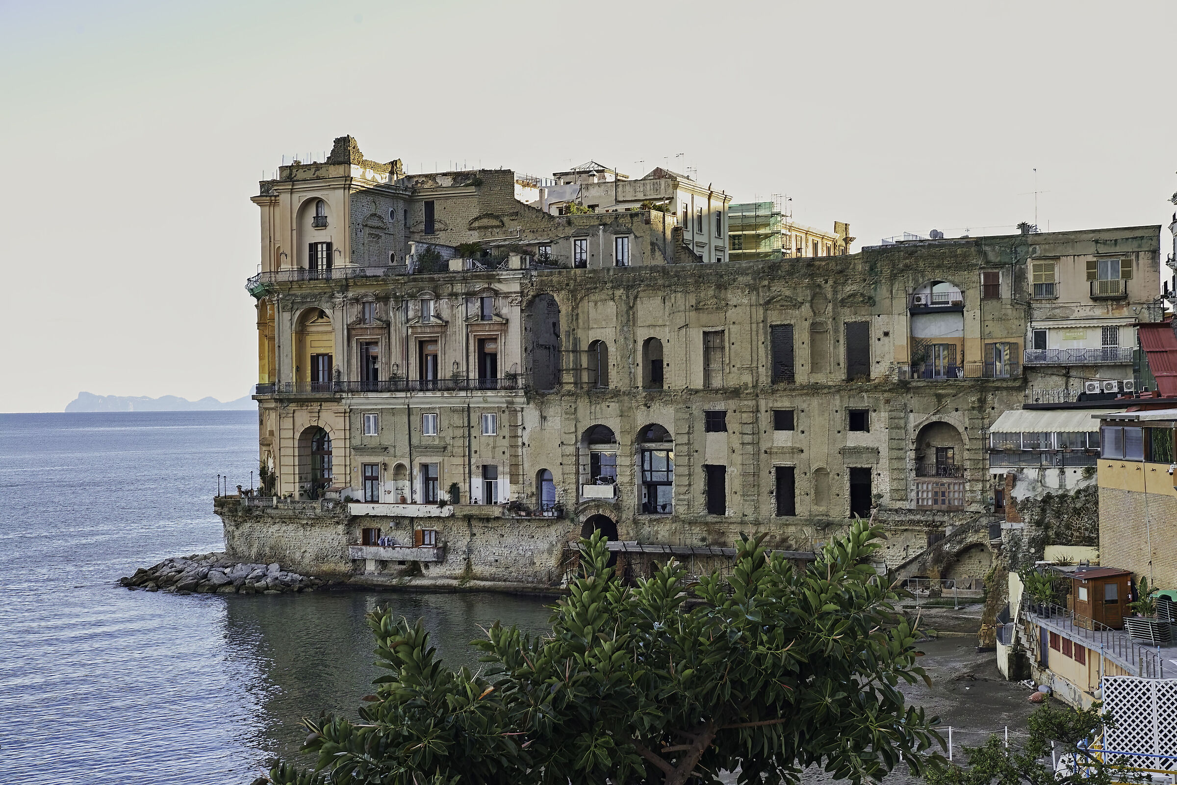 Palazzo Donn'Anna Posillipo - Naples