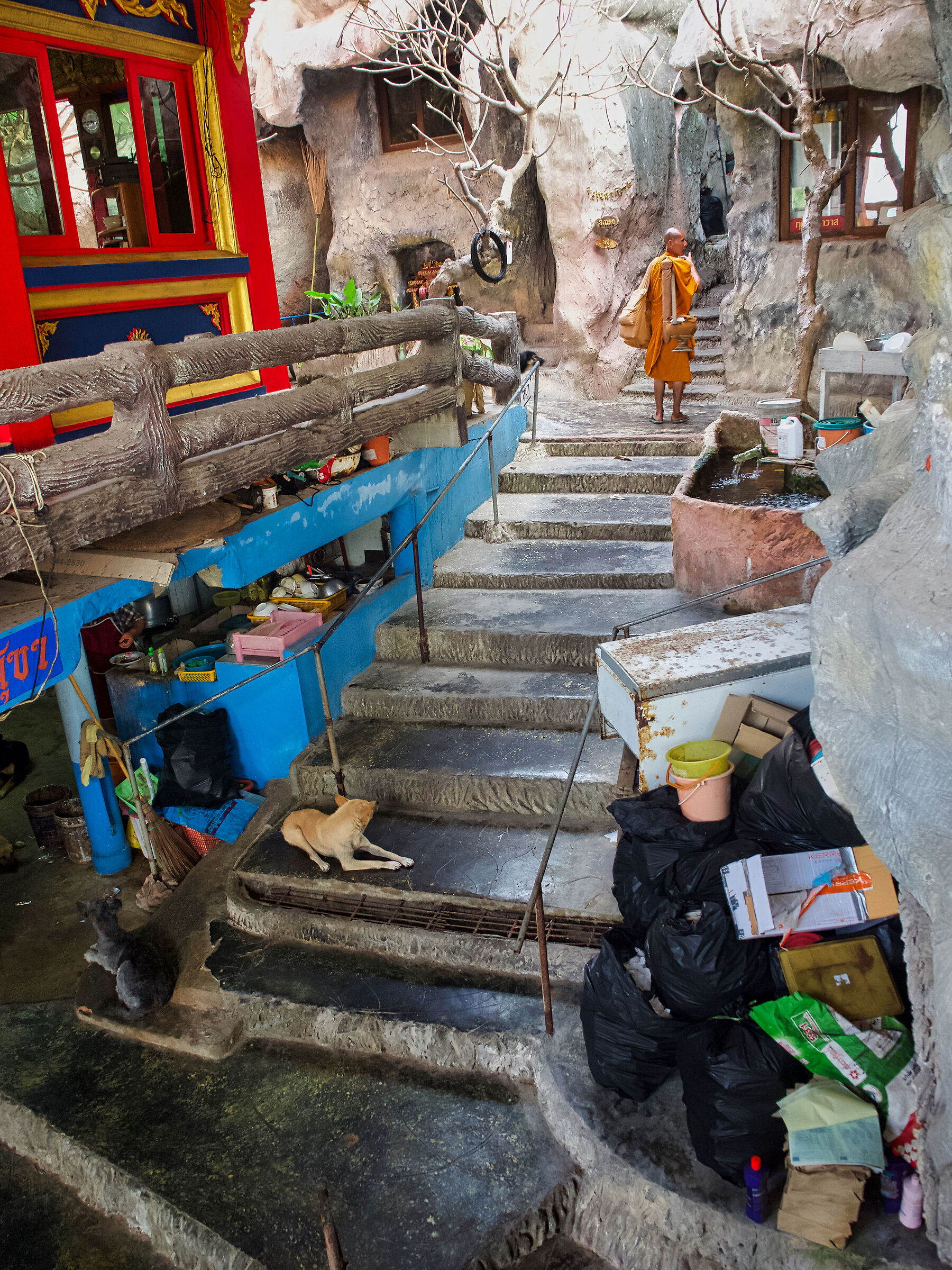 Khao Lao inside the hill