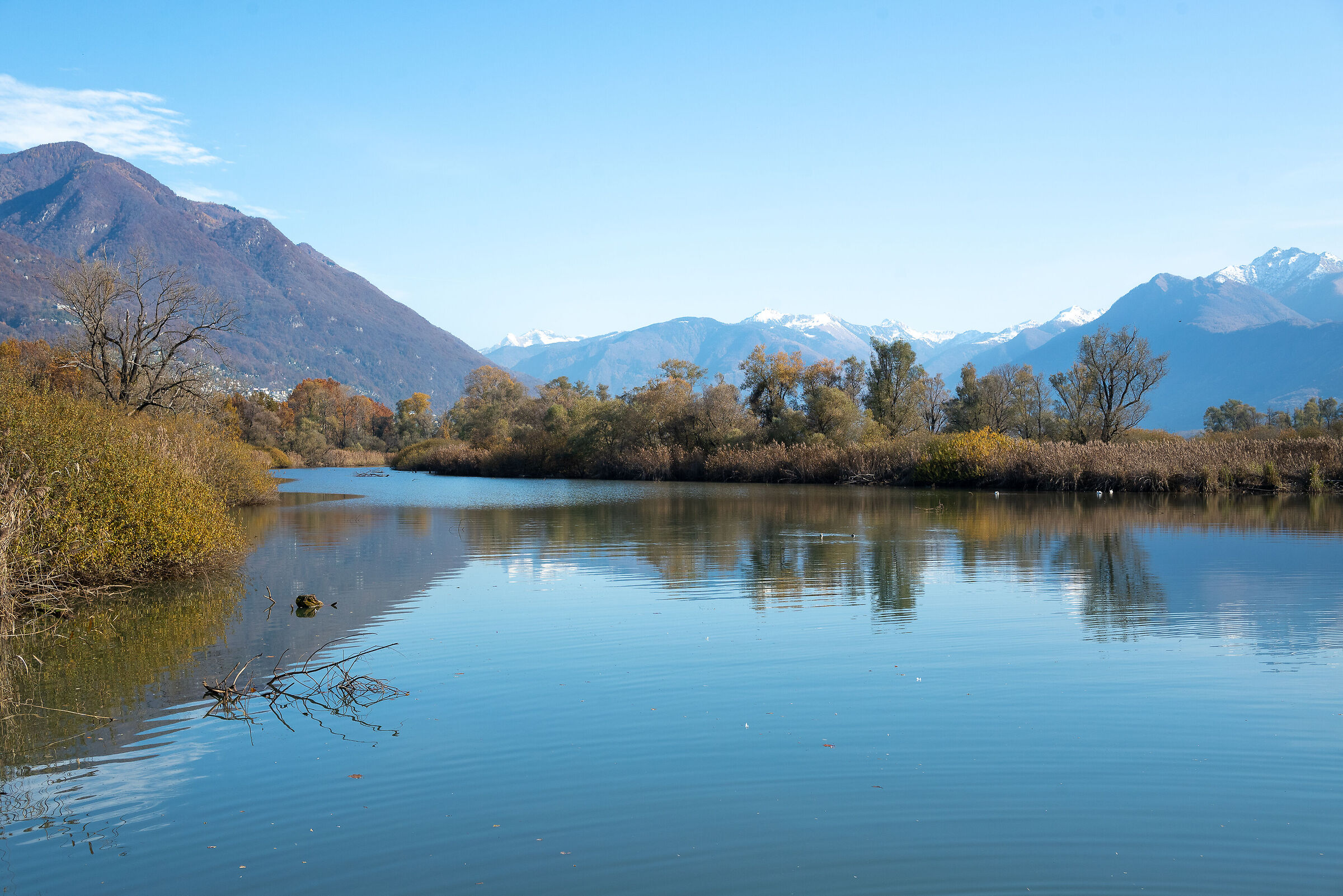 Tranquility between lake and river