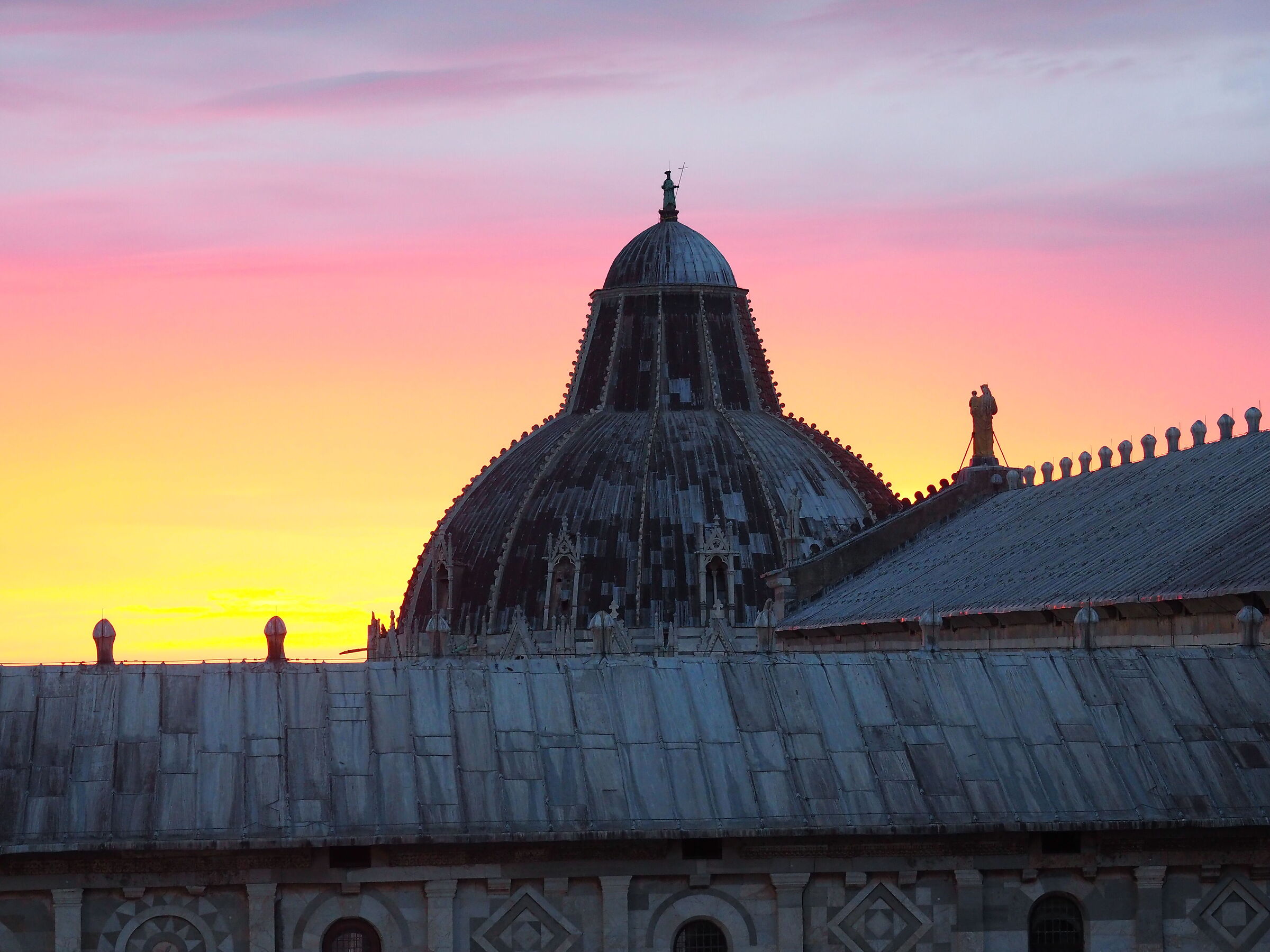 Tramonto miracoloroso a Pisa