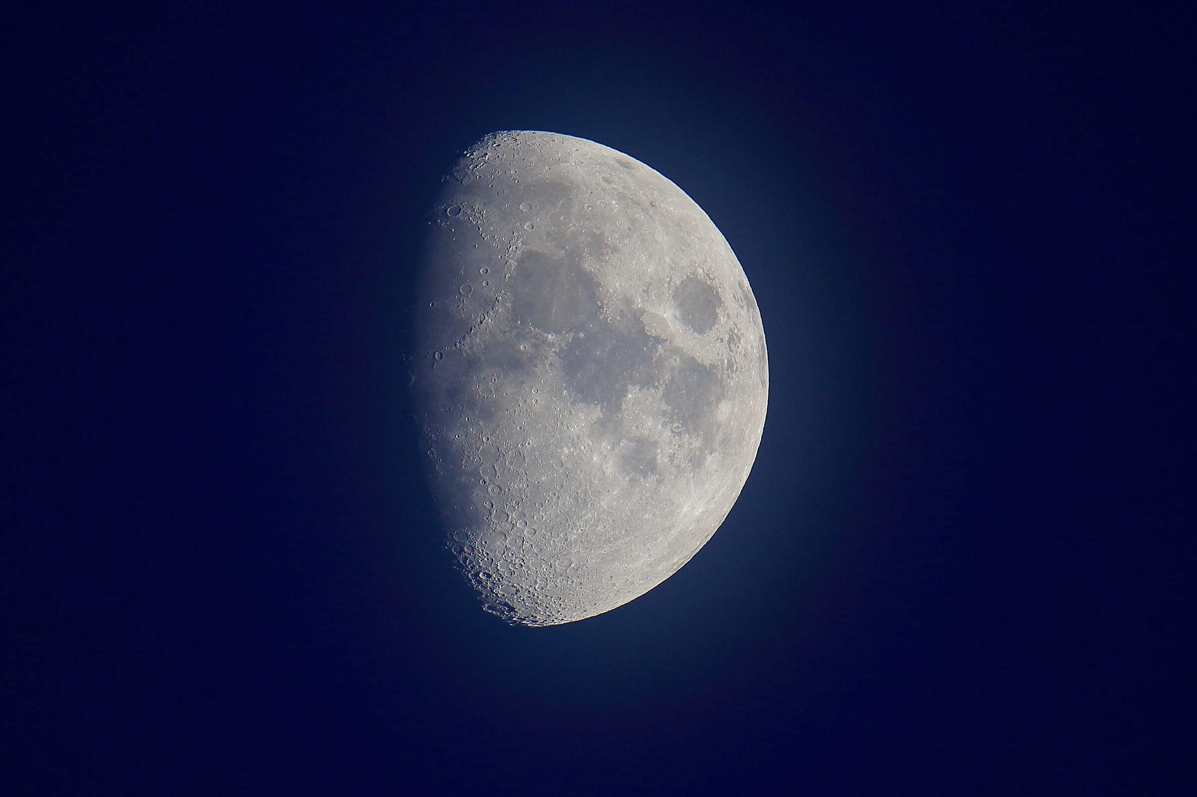 Tonight's moon (November 13, 2021 at 5 pm)