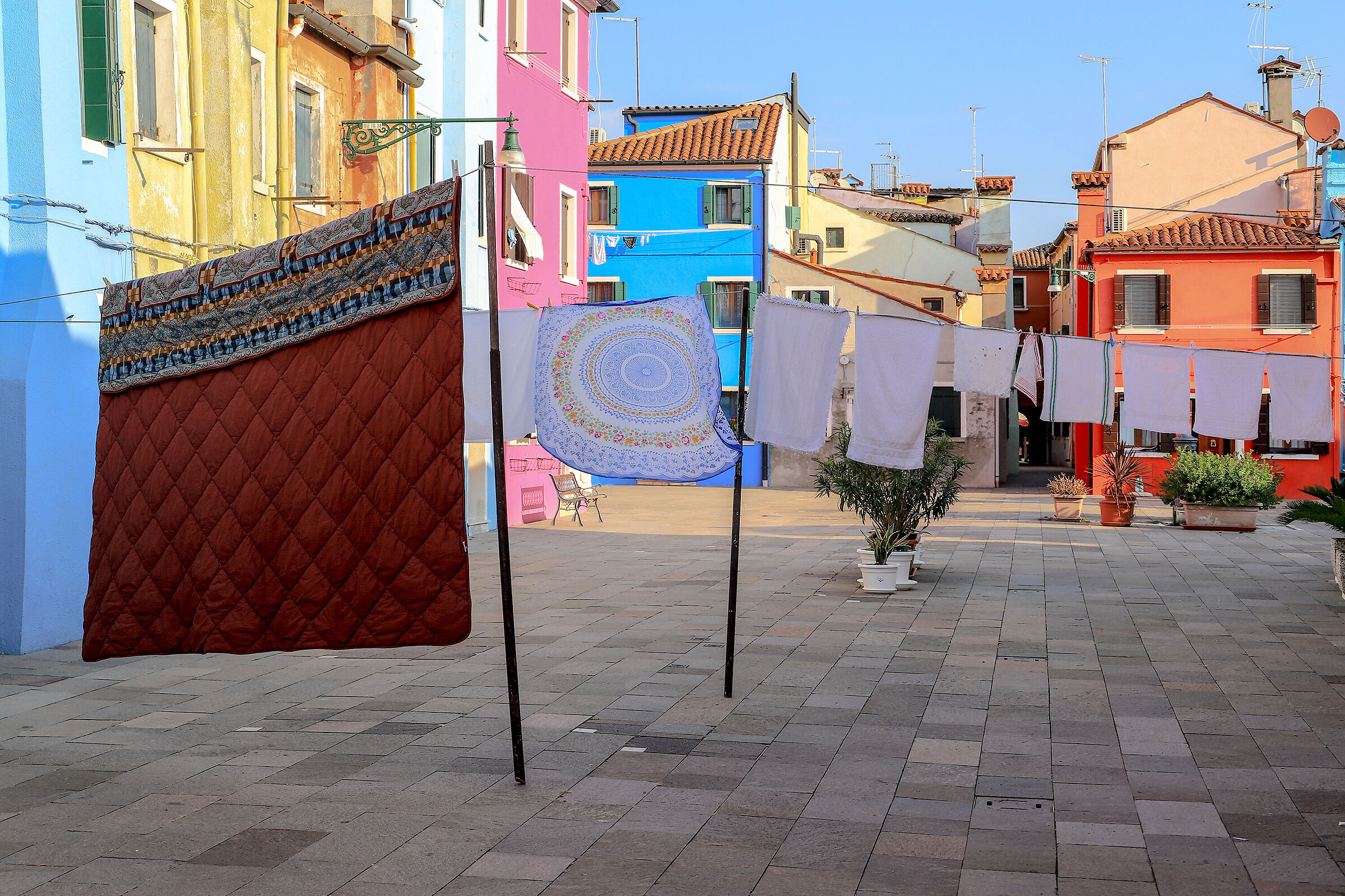 The fragrant contrasts of the cloths.