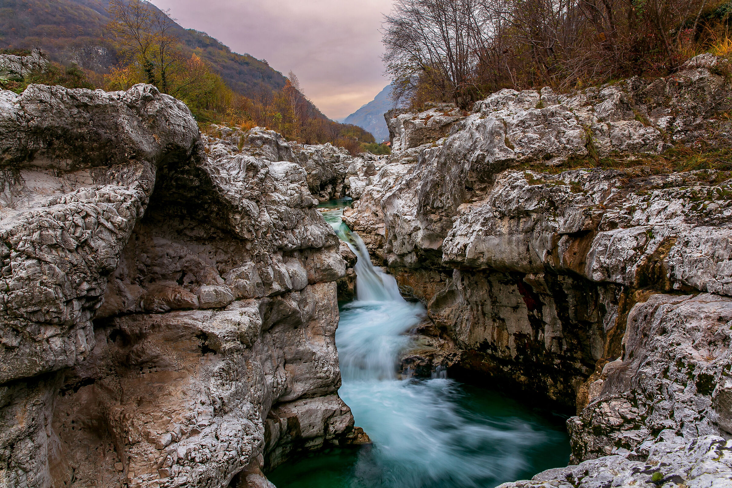 piccolo canyon fiume astico