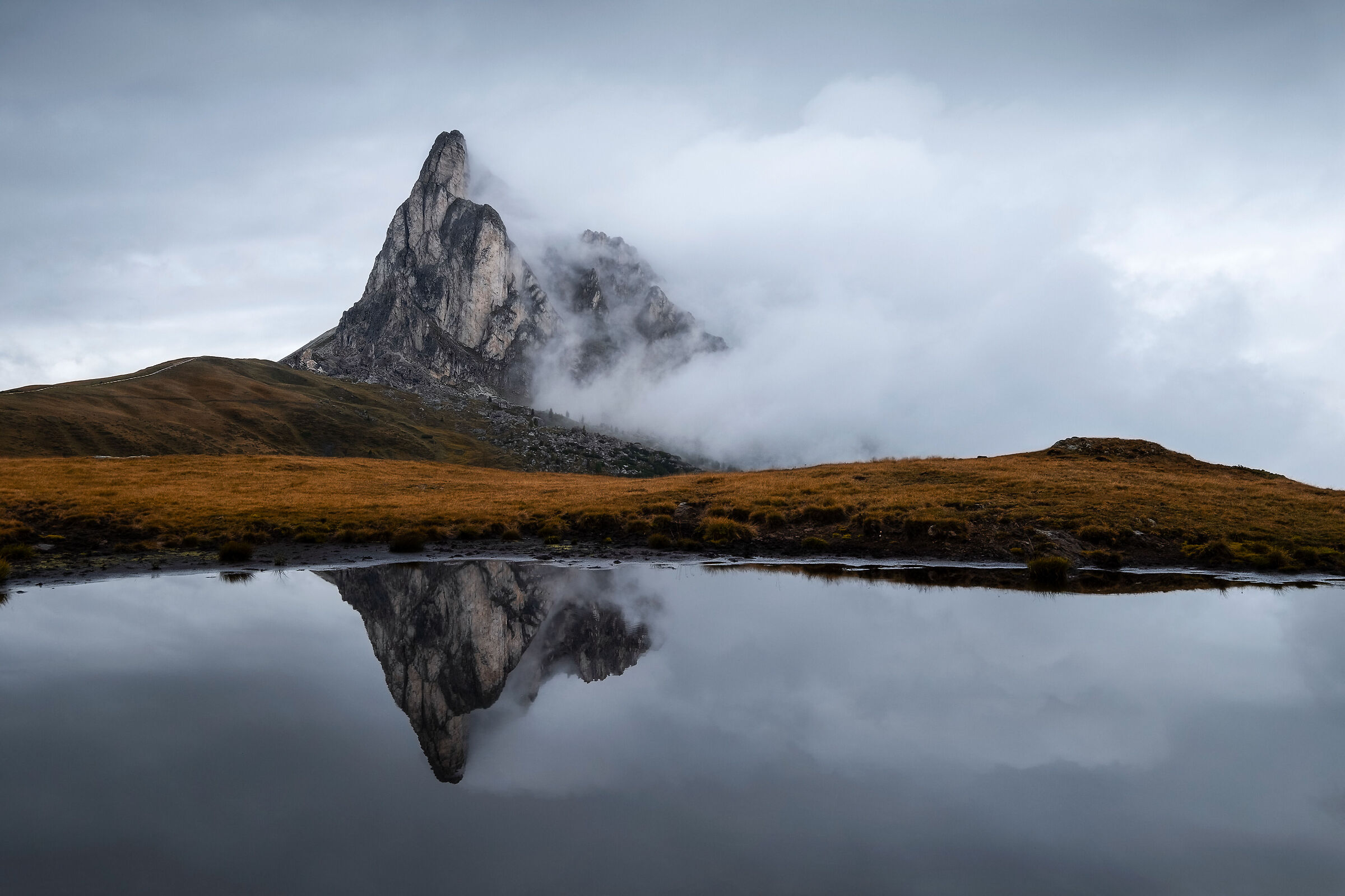 Coperta di nuvole sul Monte Nuvolau