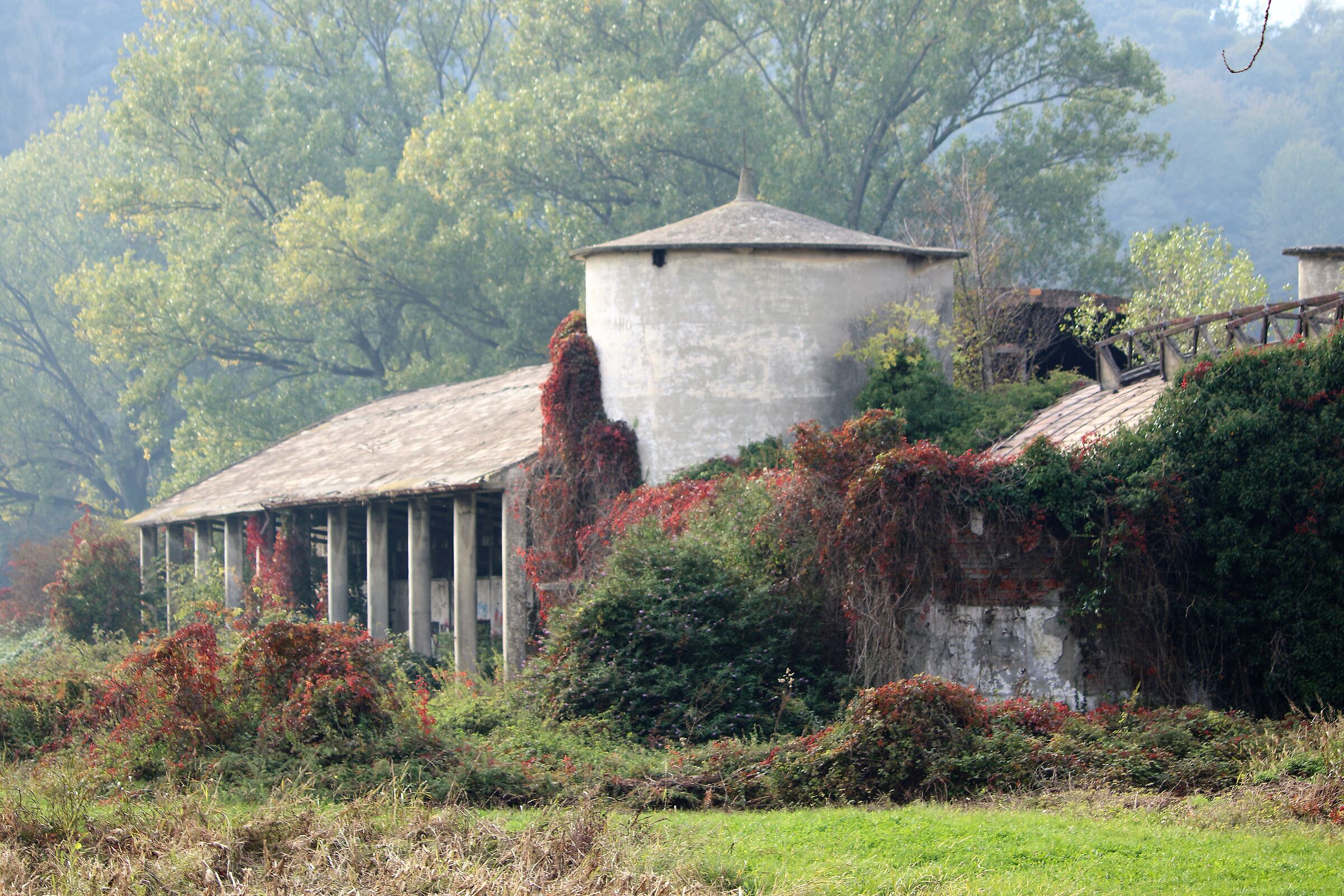 ruined construction Brivio