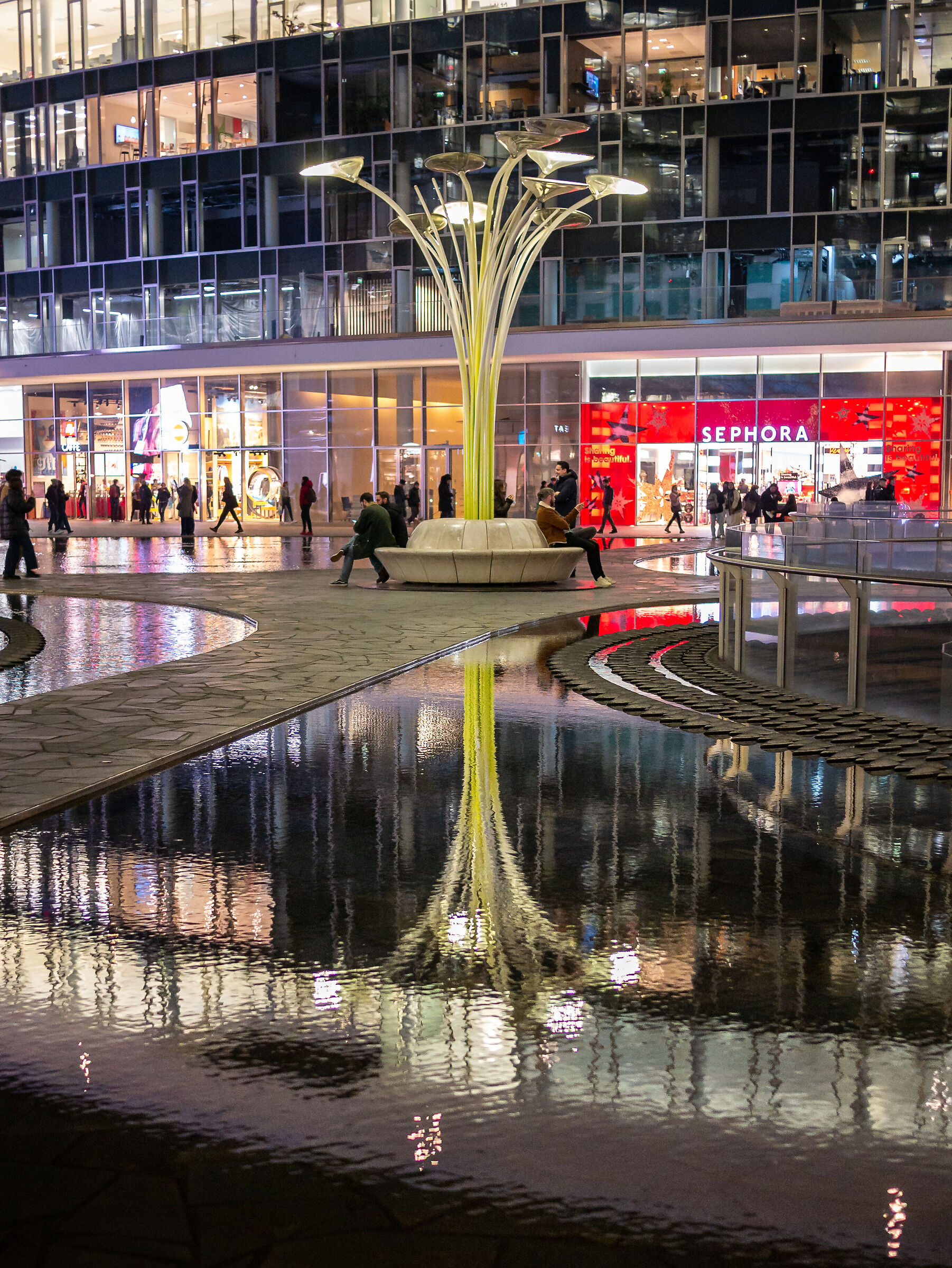 Piazza Gae Aulenti - Milan