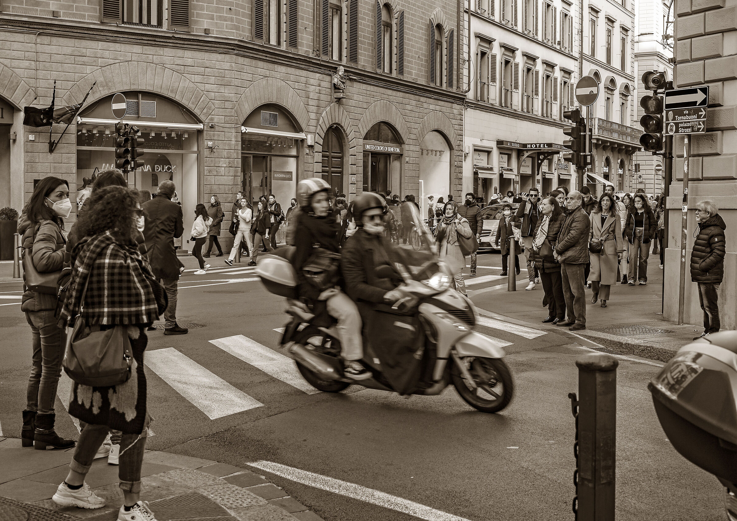 Via Cerretani with scooter