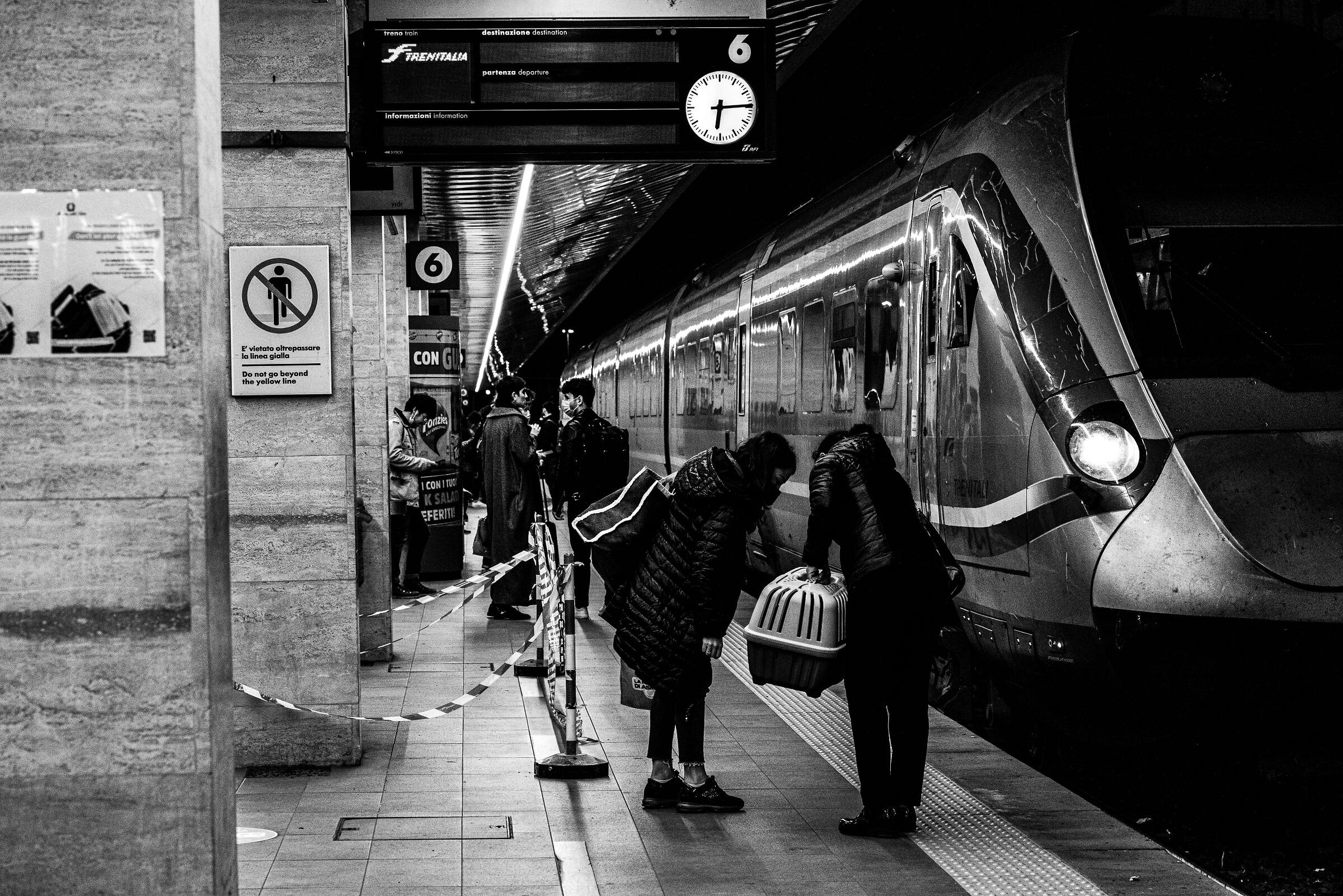 Station, sei e un quarto, il gatto si agita.