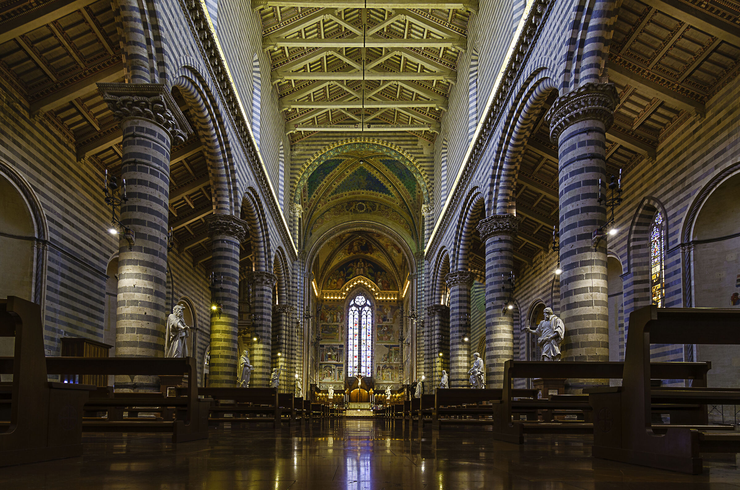 Cathedral of Orvieto- Central nave