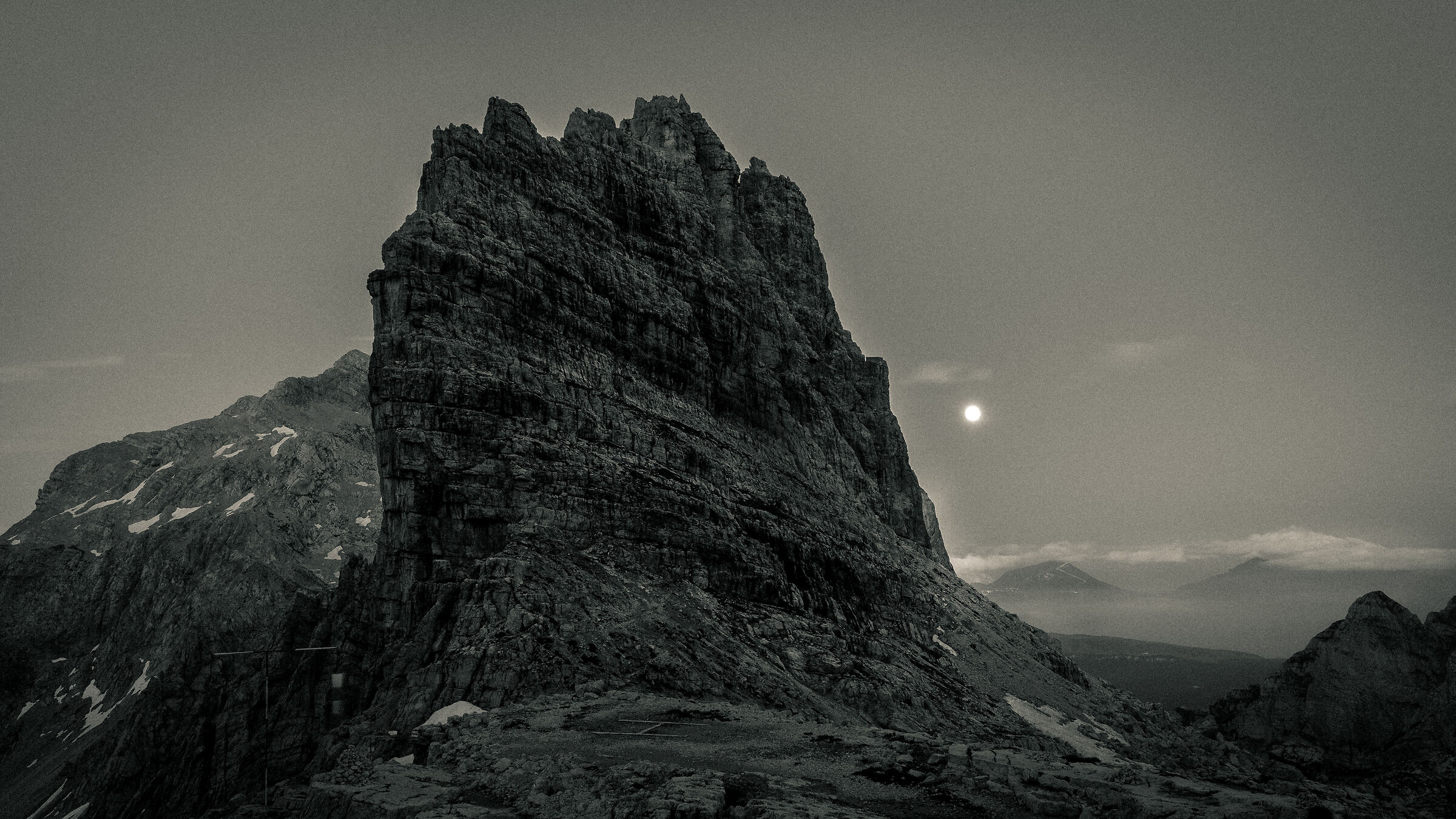 luna B/W