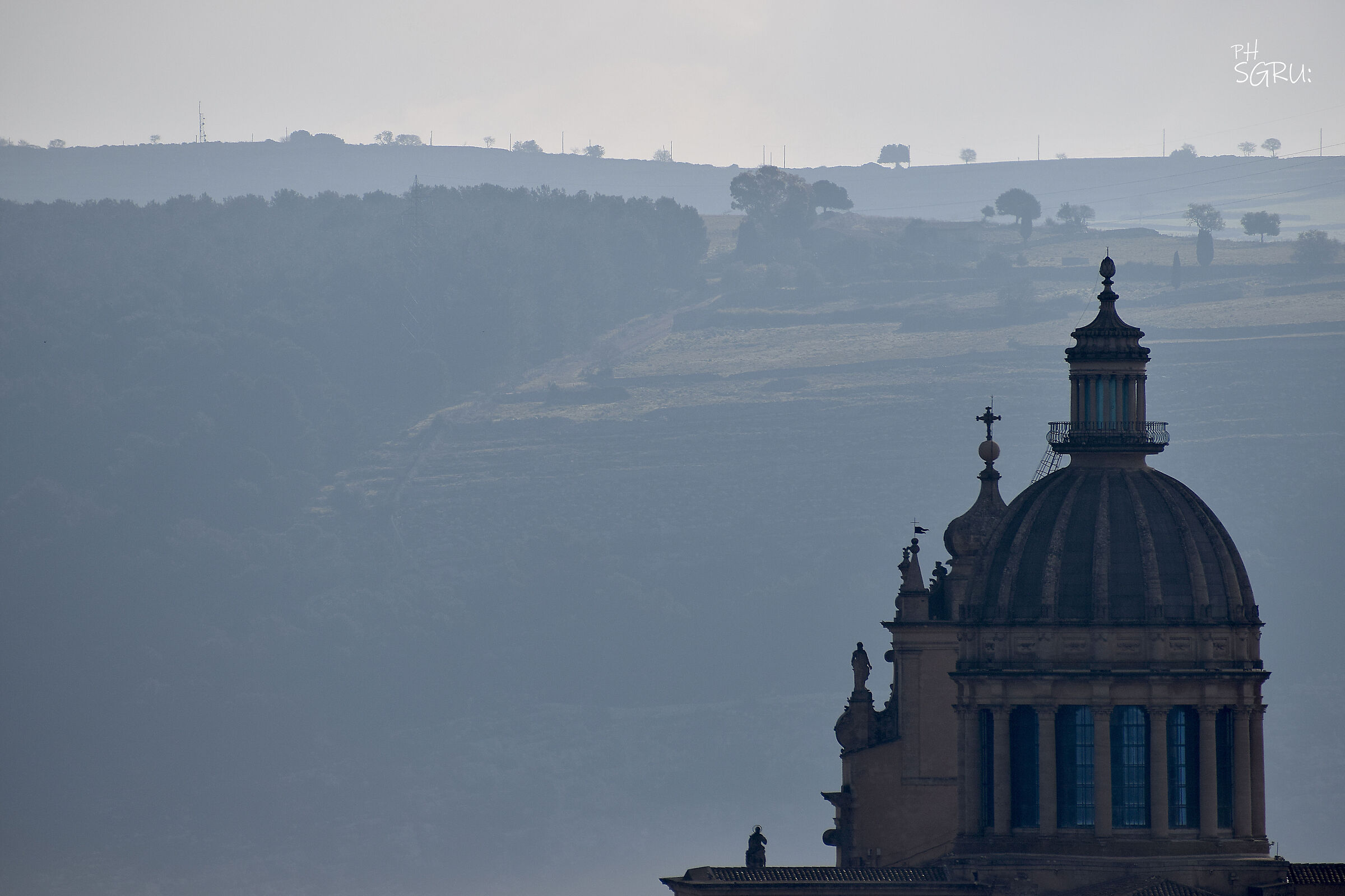San Giorgio su sfondo di campagna