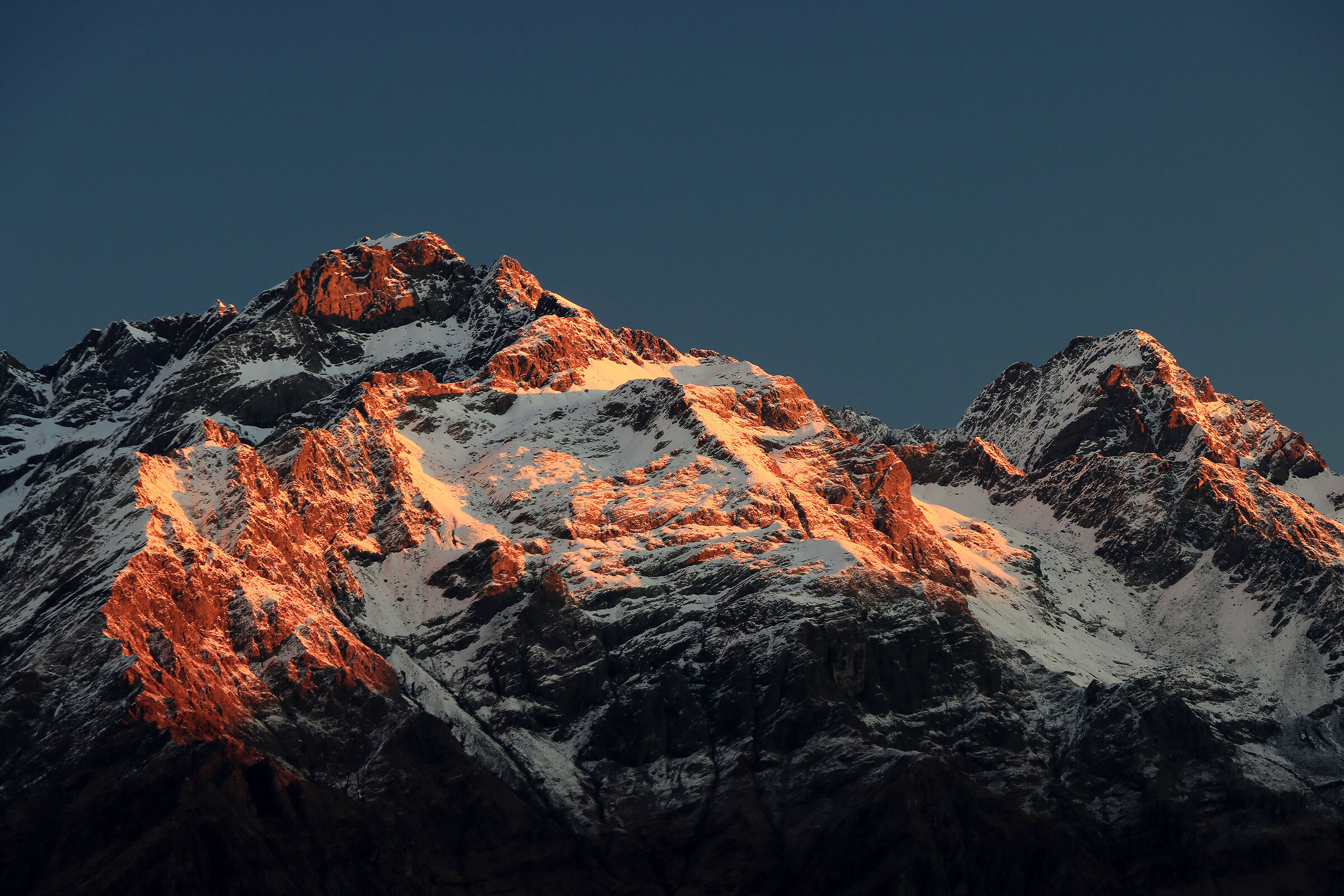 alba infuocata sulle Orobie