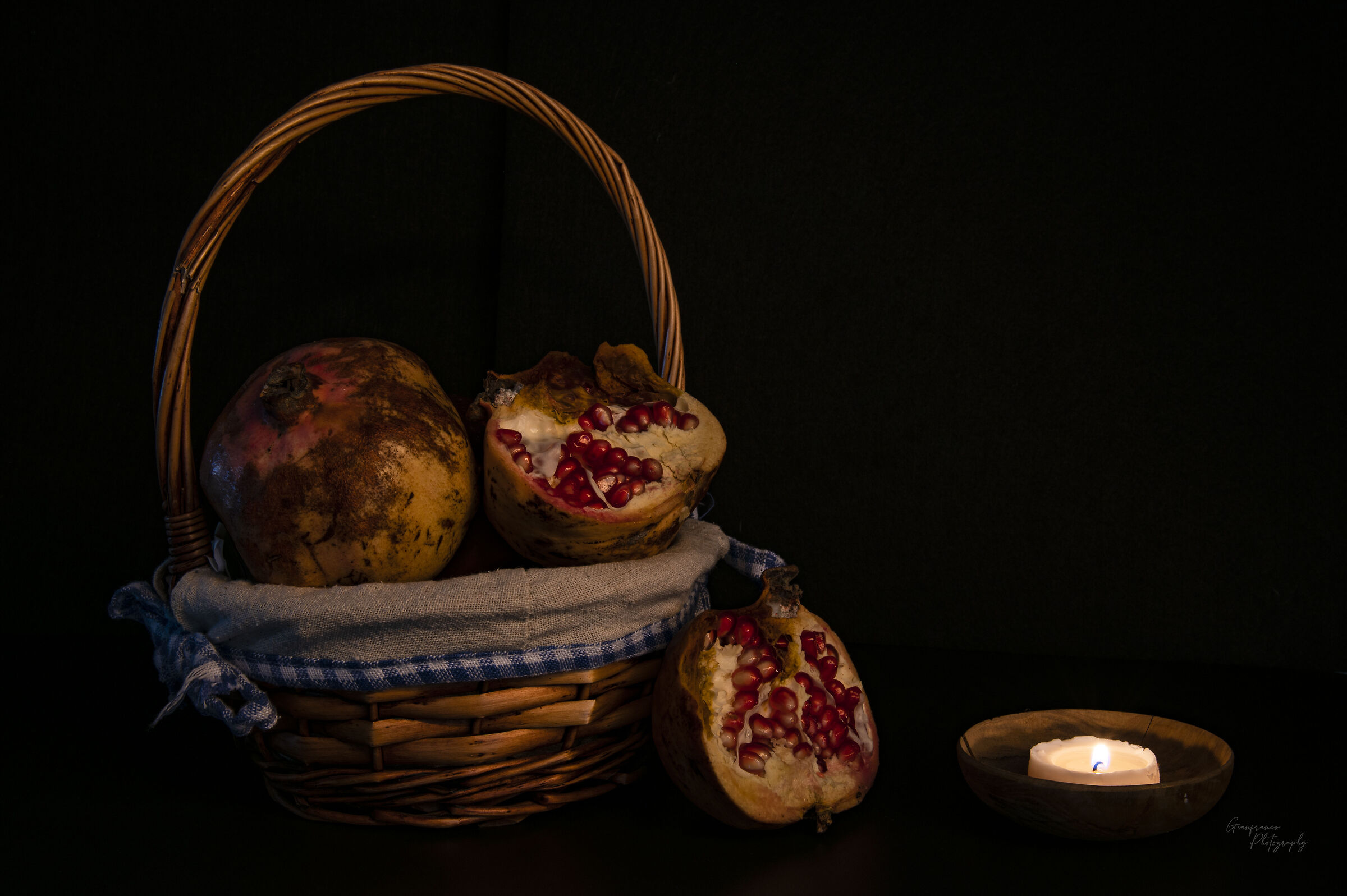 Pomegranate basket