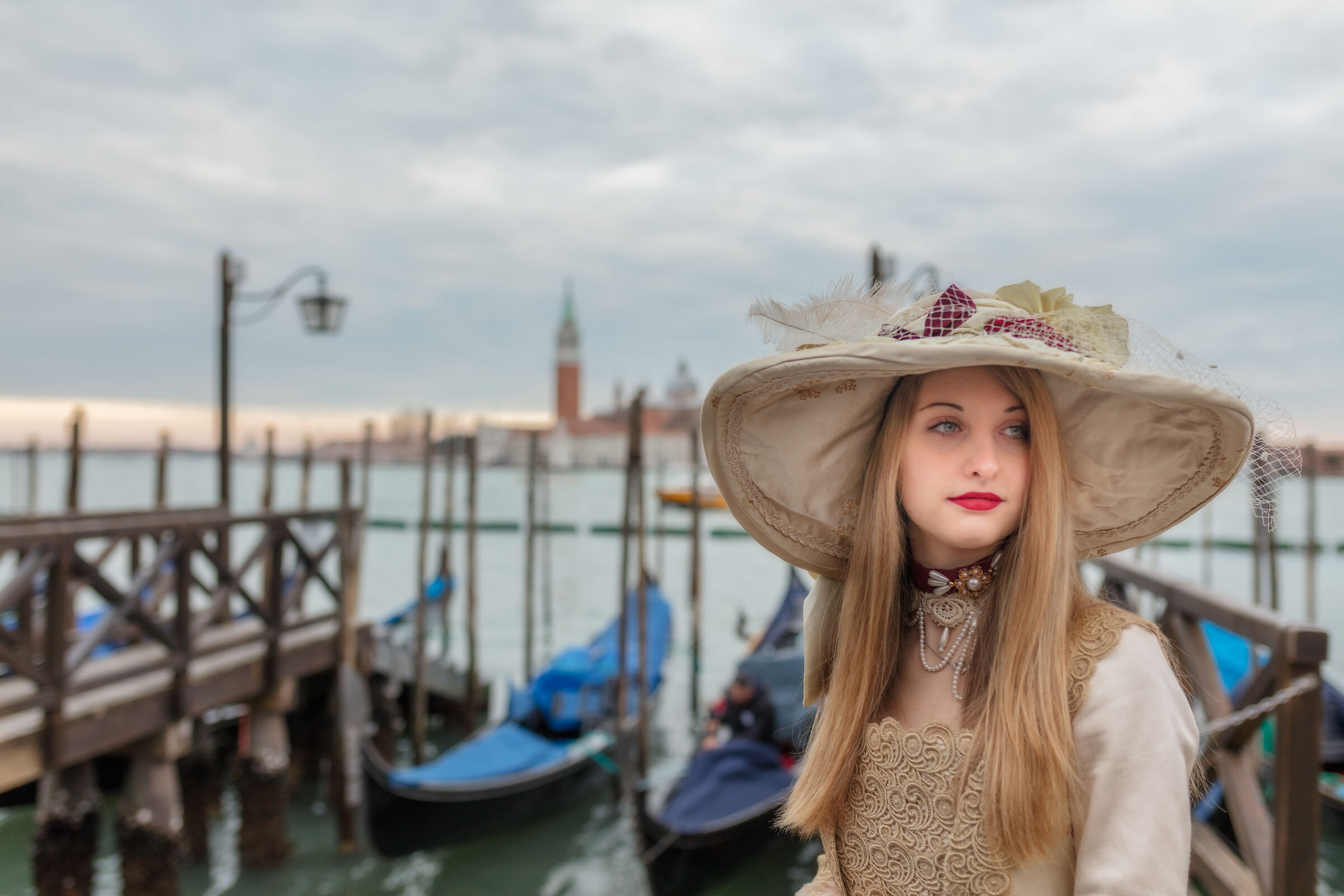 Altrove con la testa