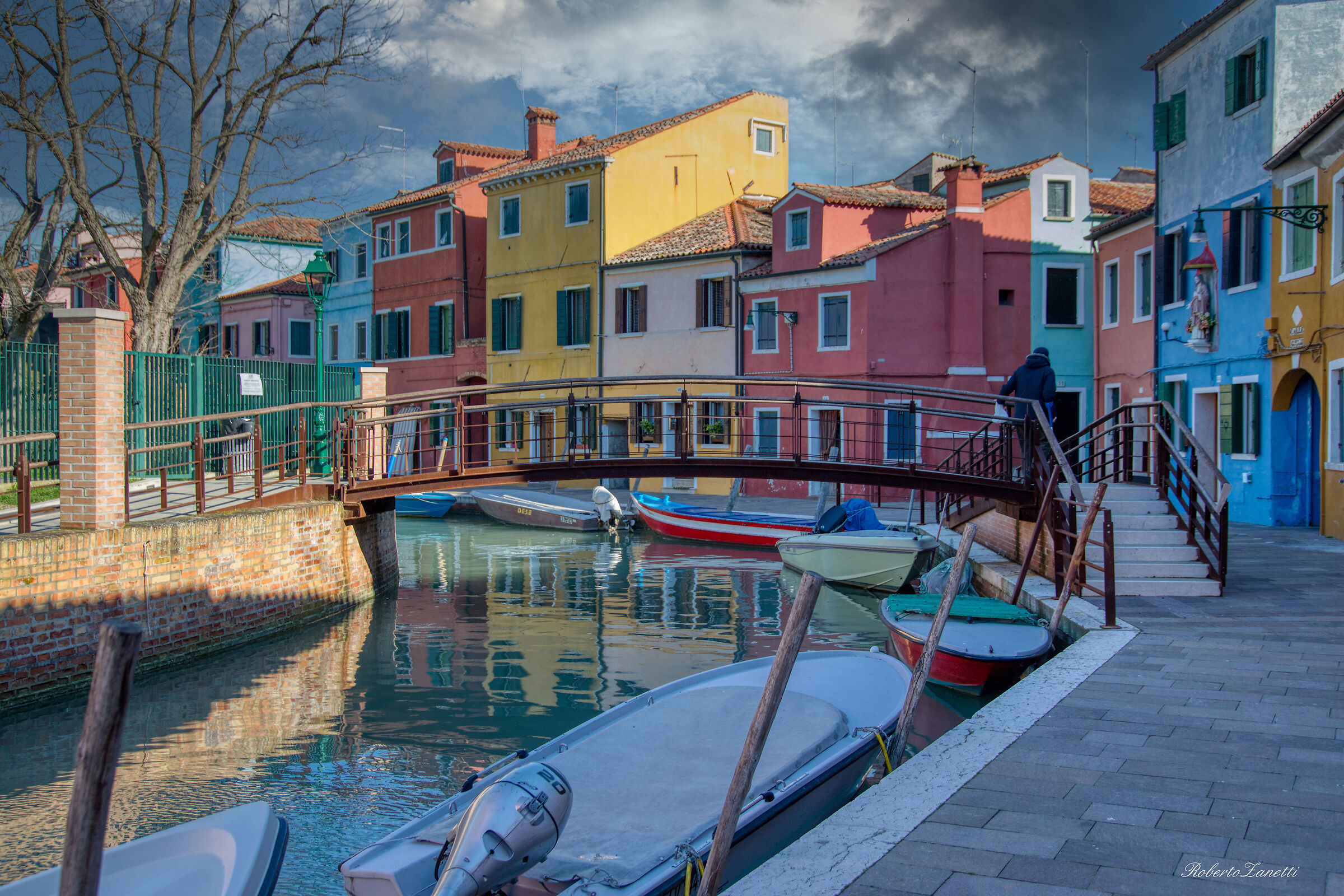 Le barche lungo il canale