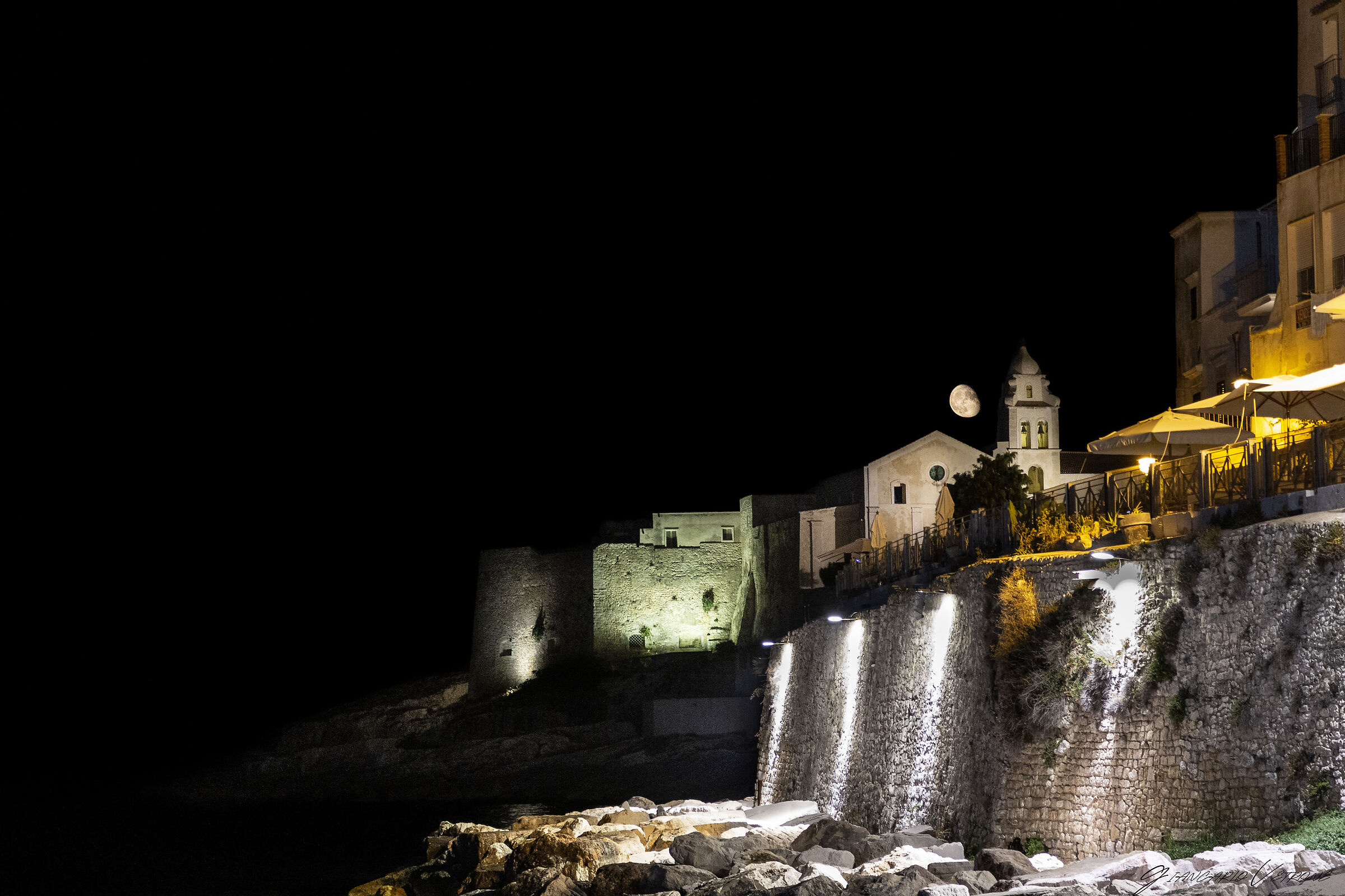 Vieste notturna