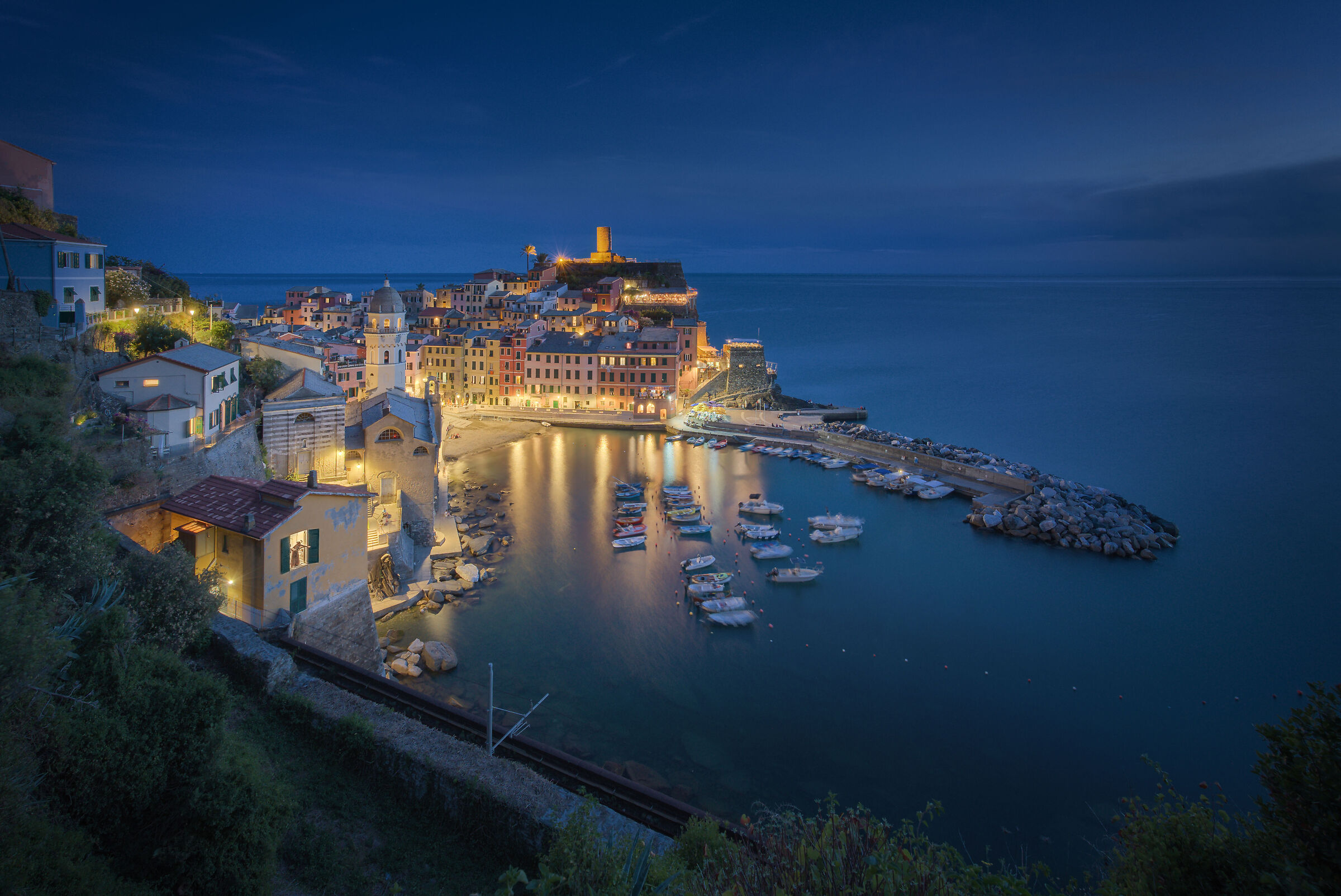 Vernazza all'ora blu