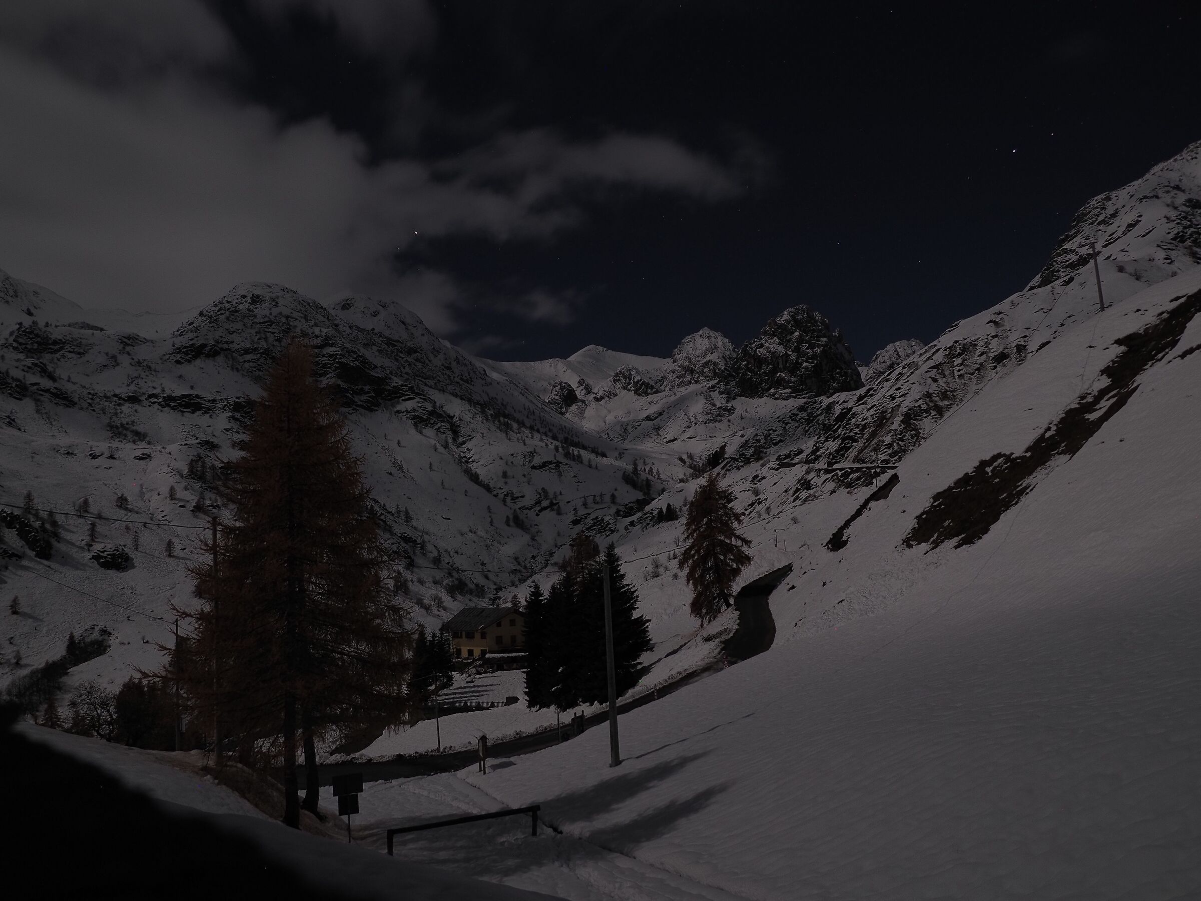 full moon night in Castelmagno (CN)