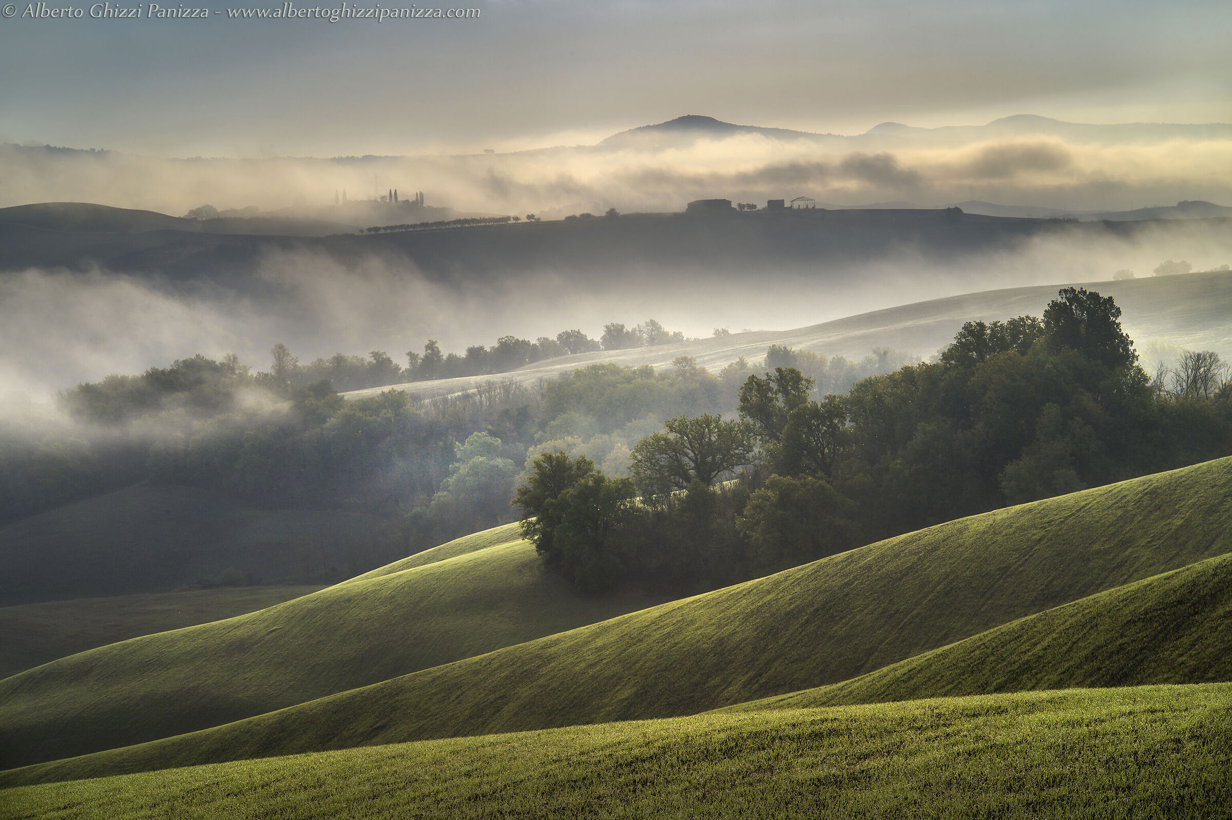 Mists between the crete