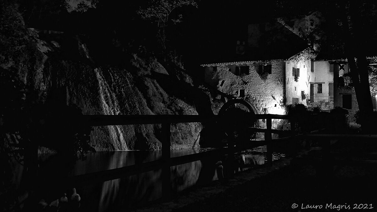 Molinetto in the darkness