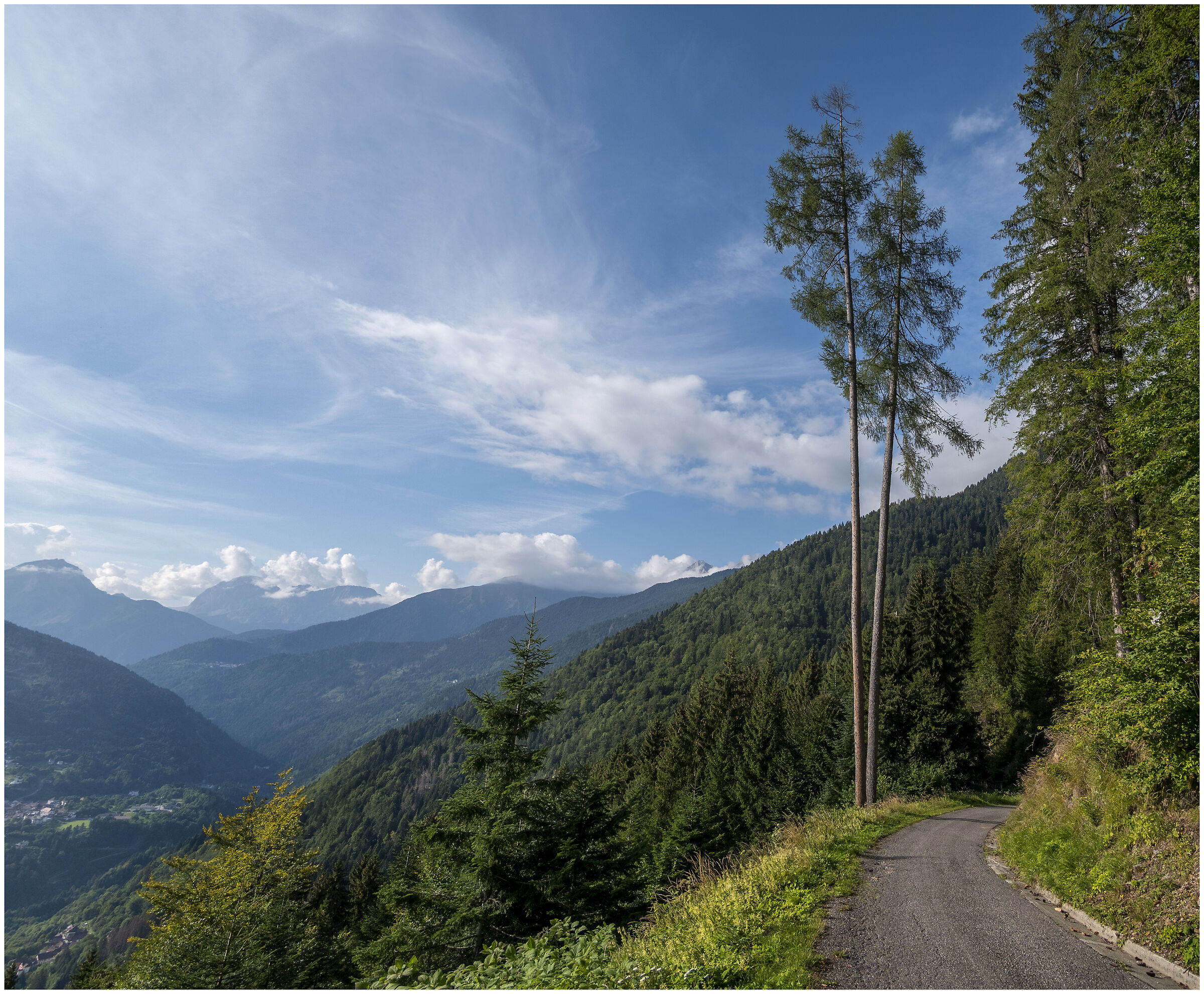 Descending from the Panorama of the Peaks - Tualis
