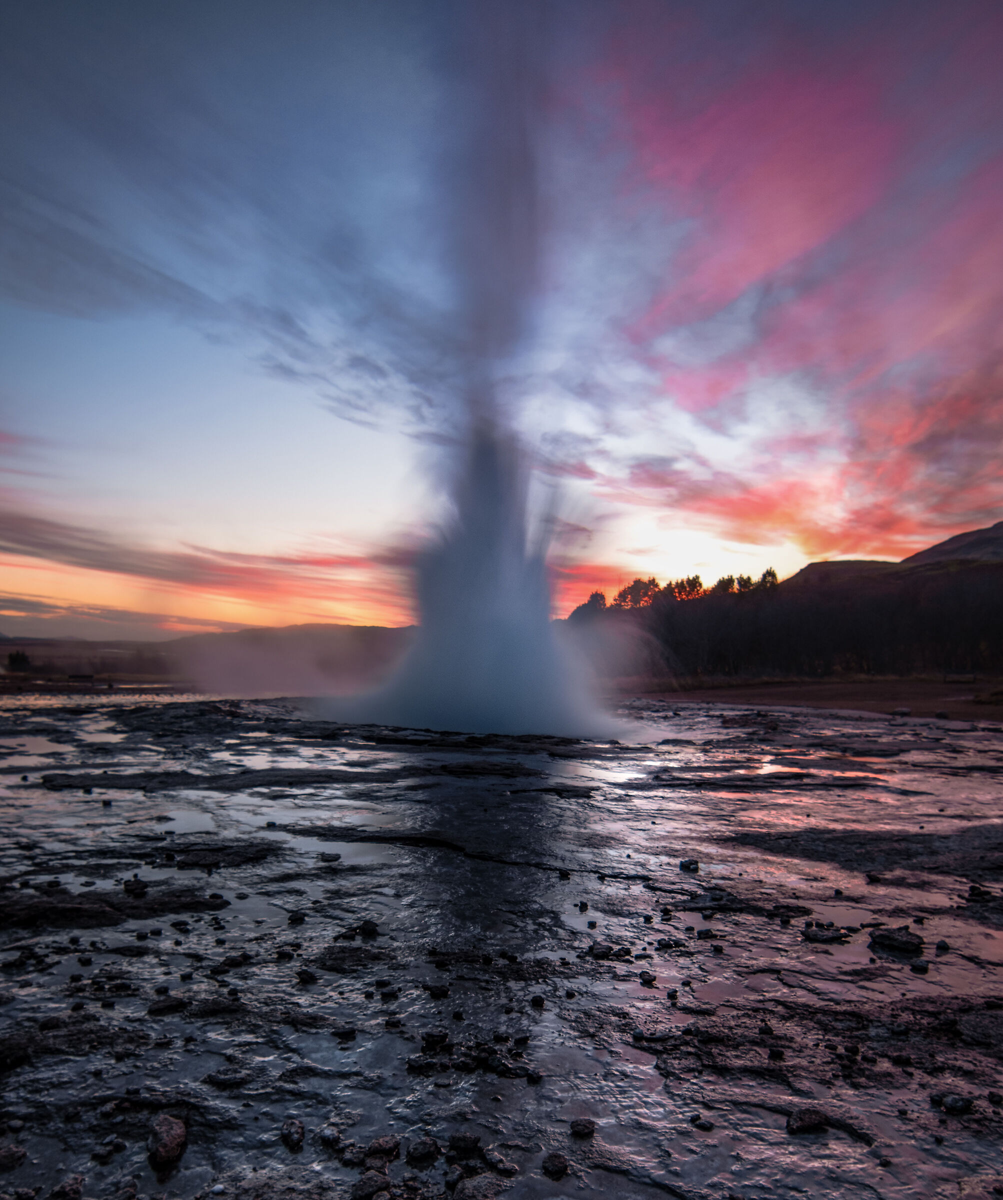 Water divides heaven and earth