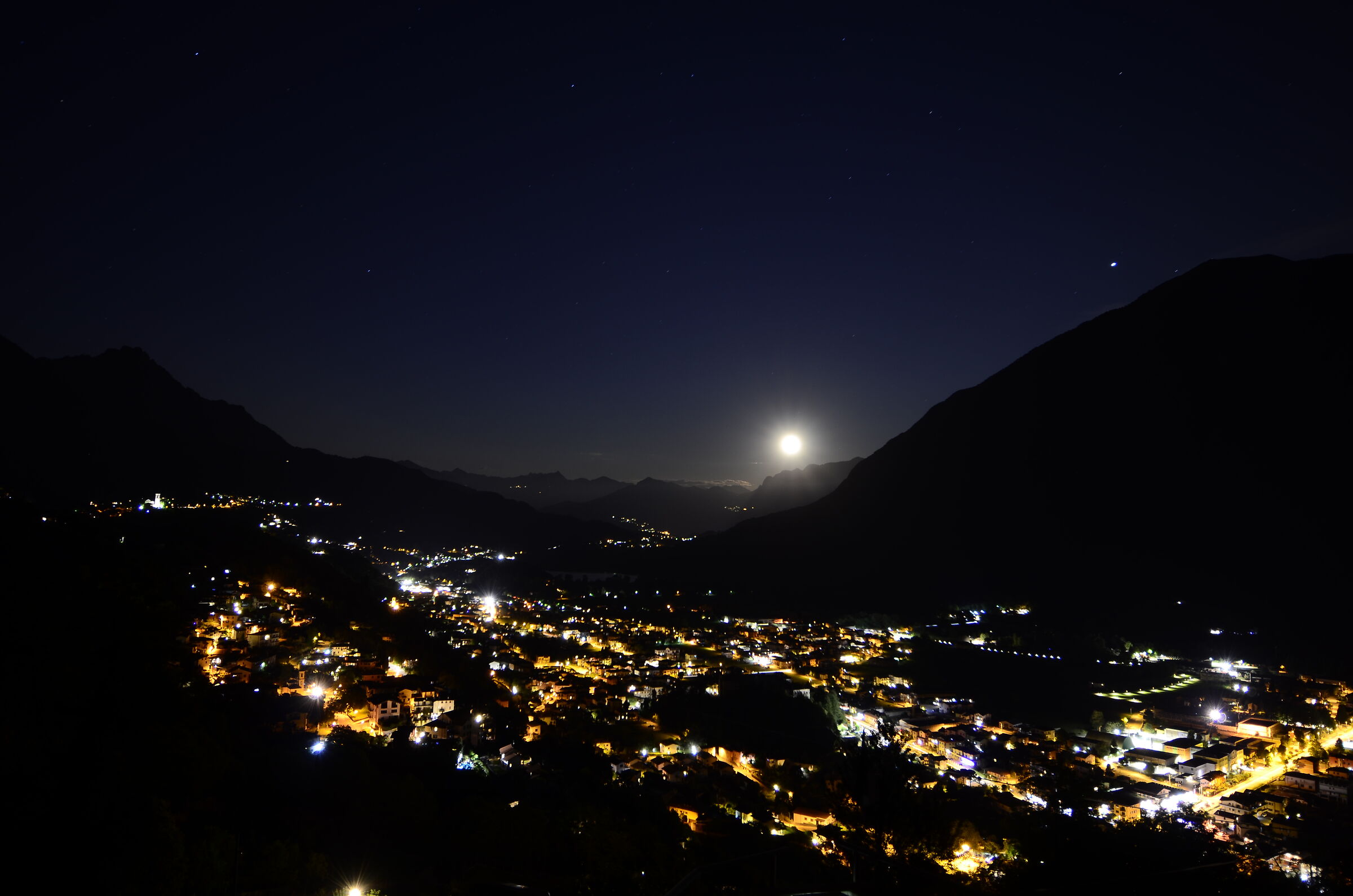 Città in chiaro di luna