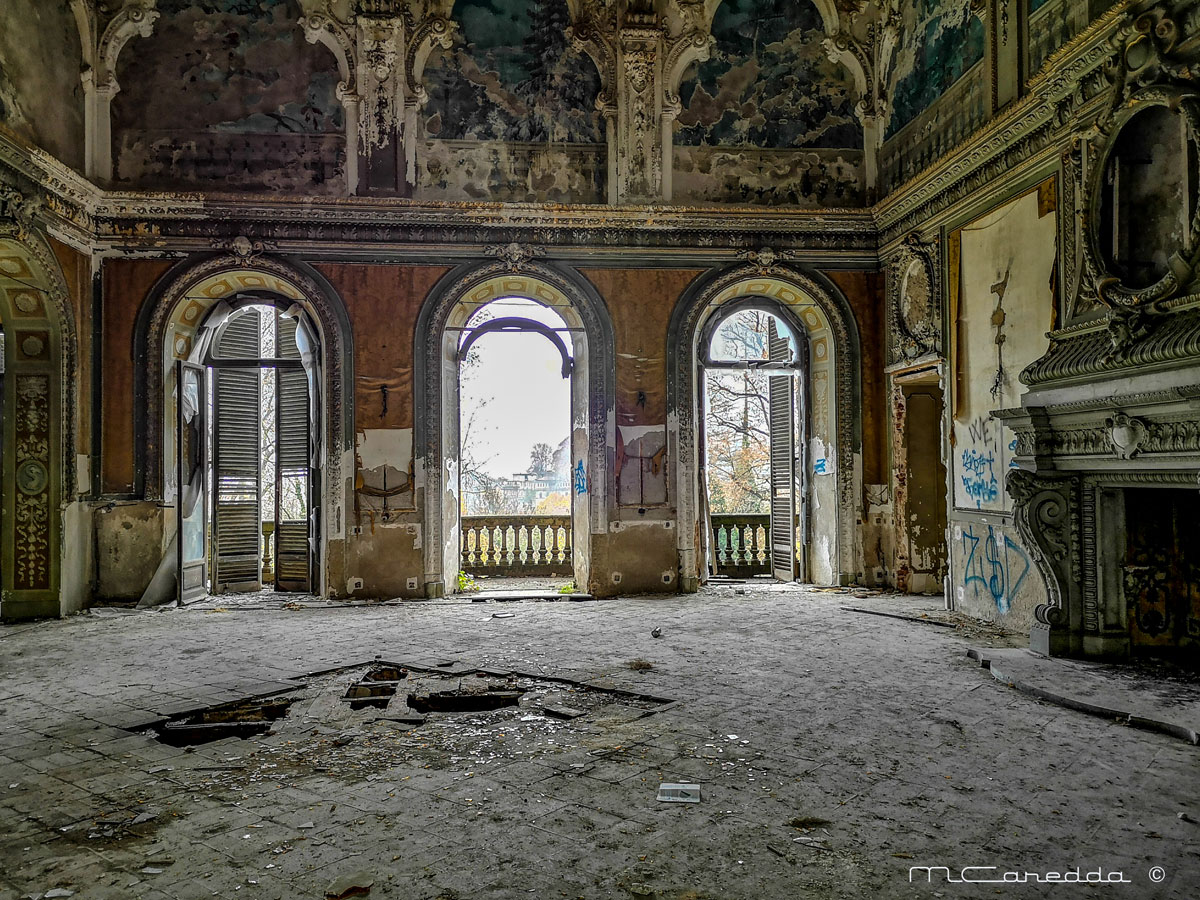 His Majesty " the Villa "