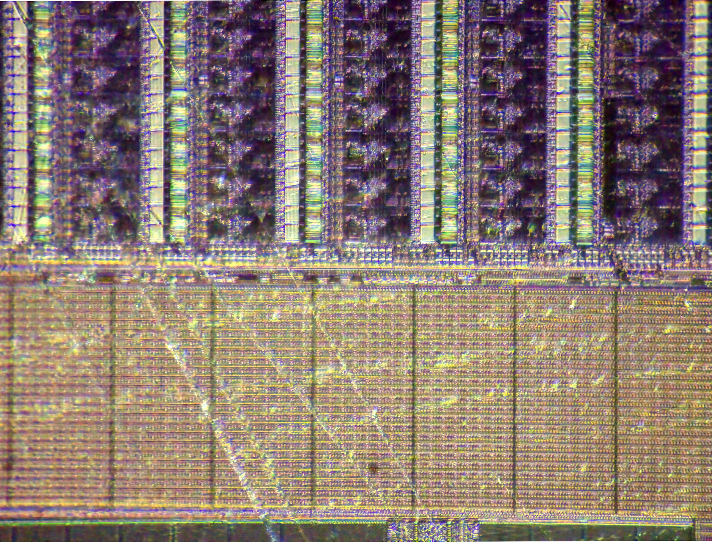 yesterdays Si chip Pentium with100x Mitutoyo and 70-200